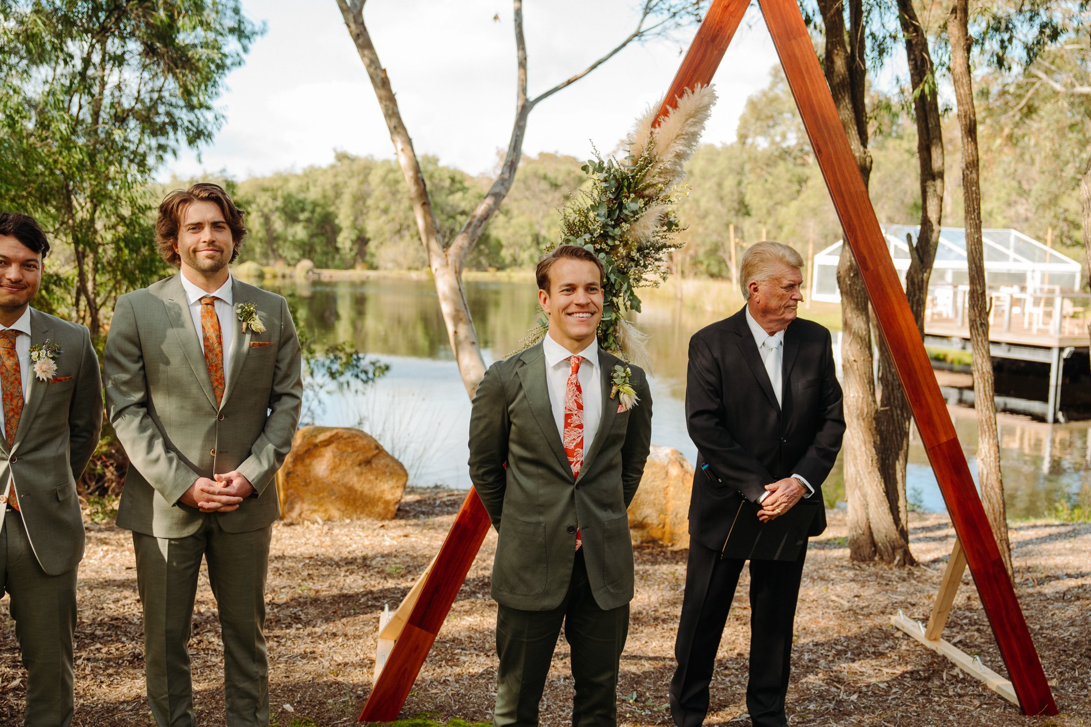 Erin & Russell Sneak-Peak 2160px-37.jpg