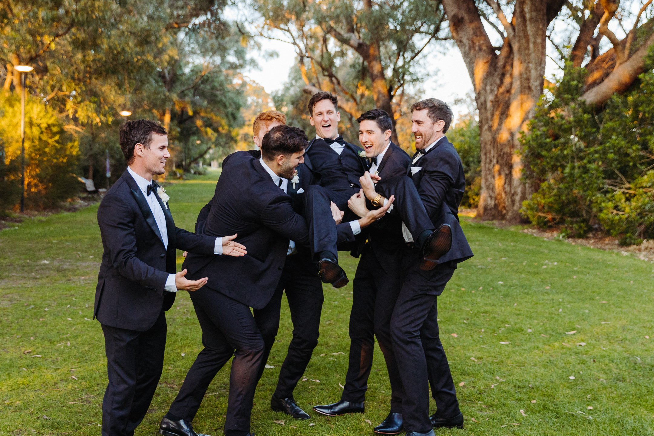 Kellie & Sam Sneak-Peak 2160px-28.jpg