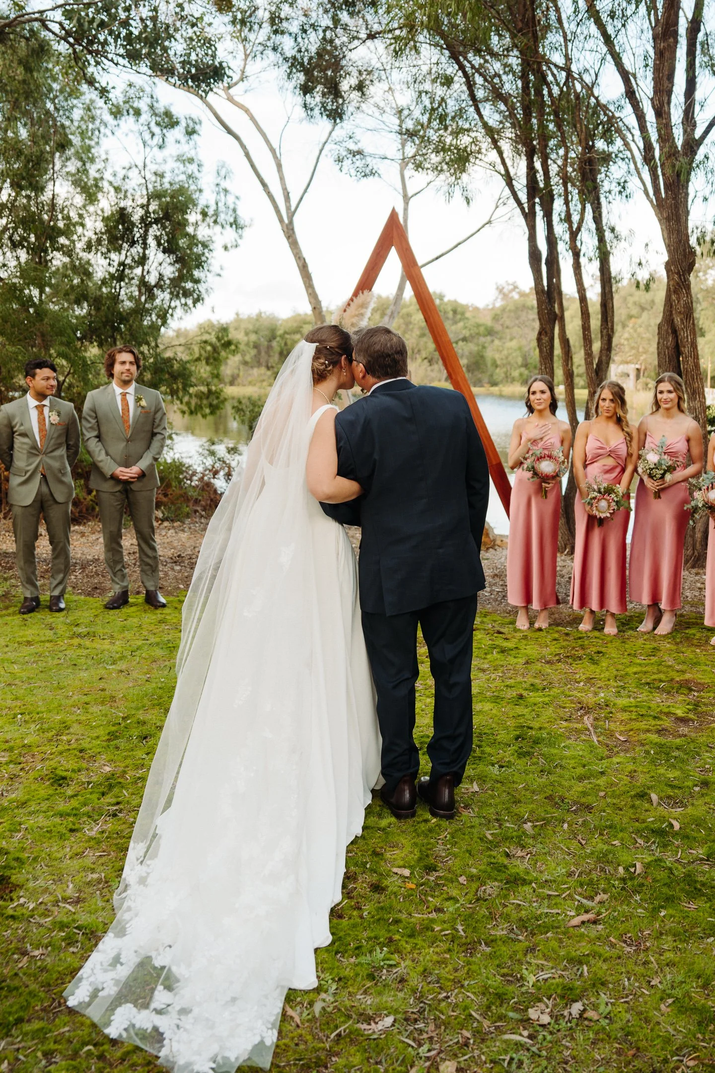 Erin & Russell Sneak-Peak 2160px-39.jpg