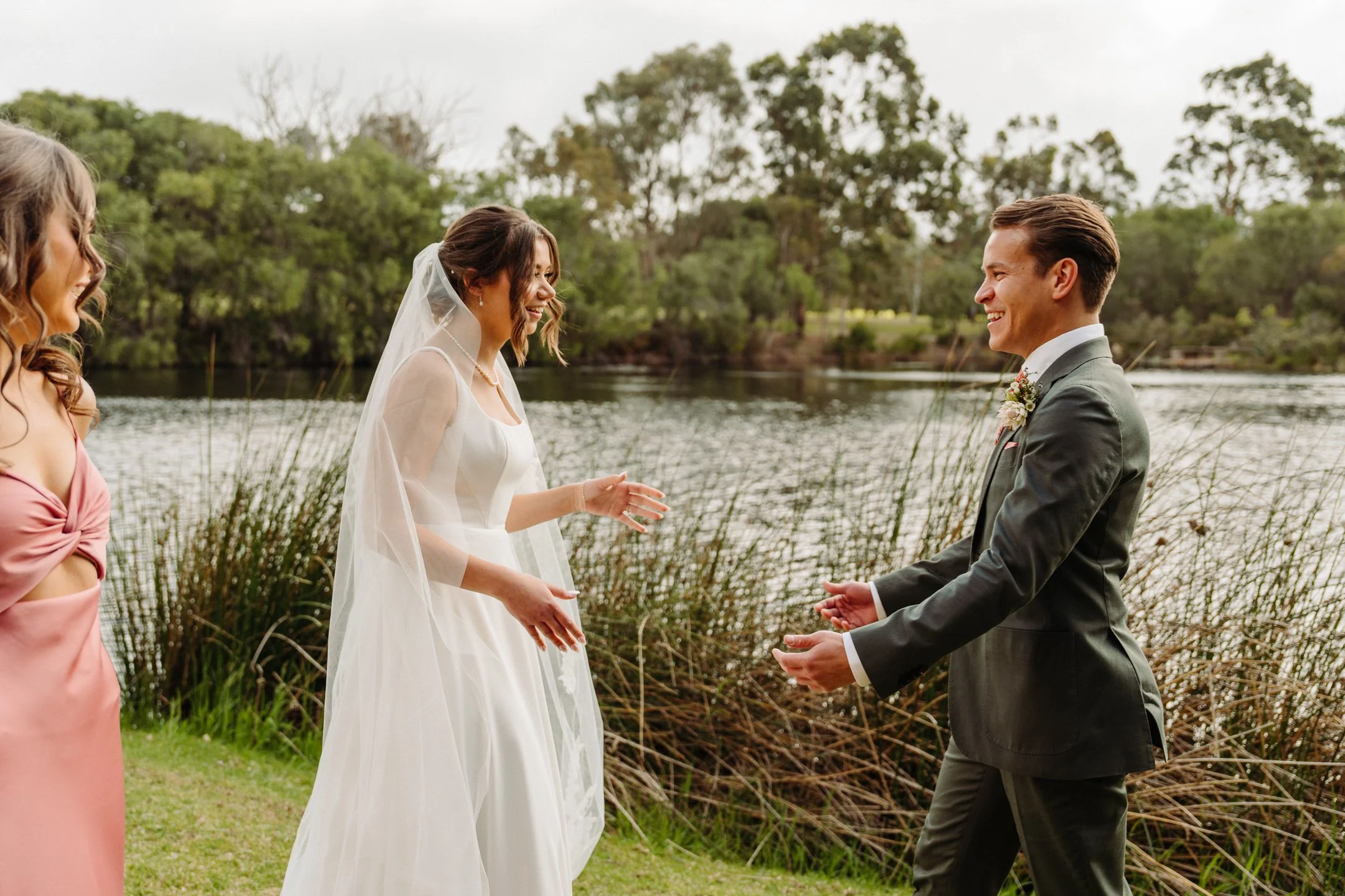 Erin & Russell Sneak-Peak 2160px-25.jpg