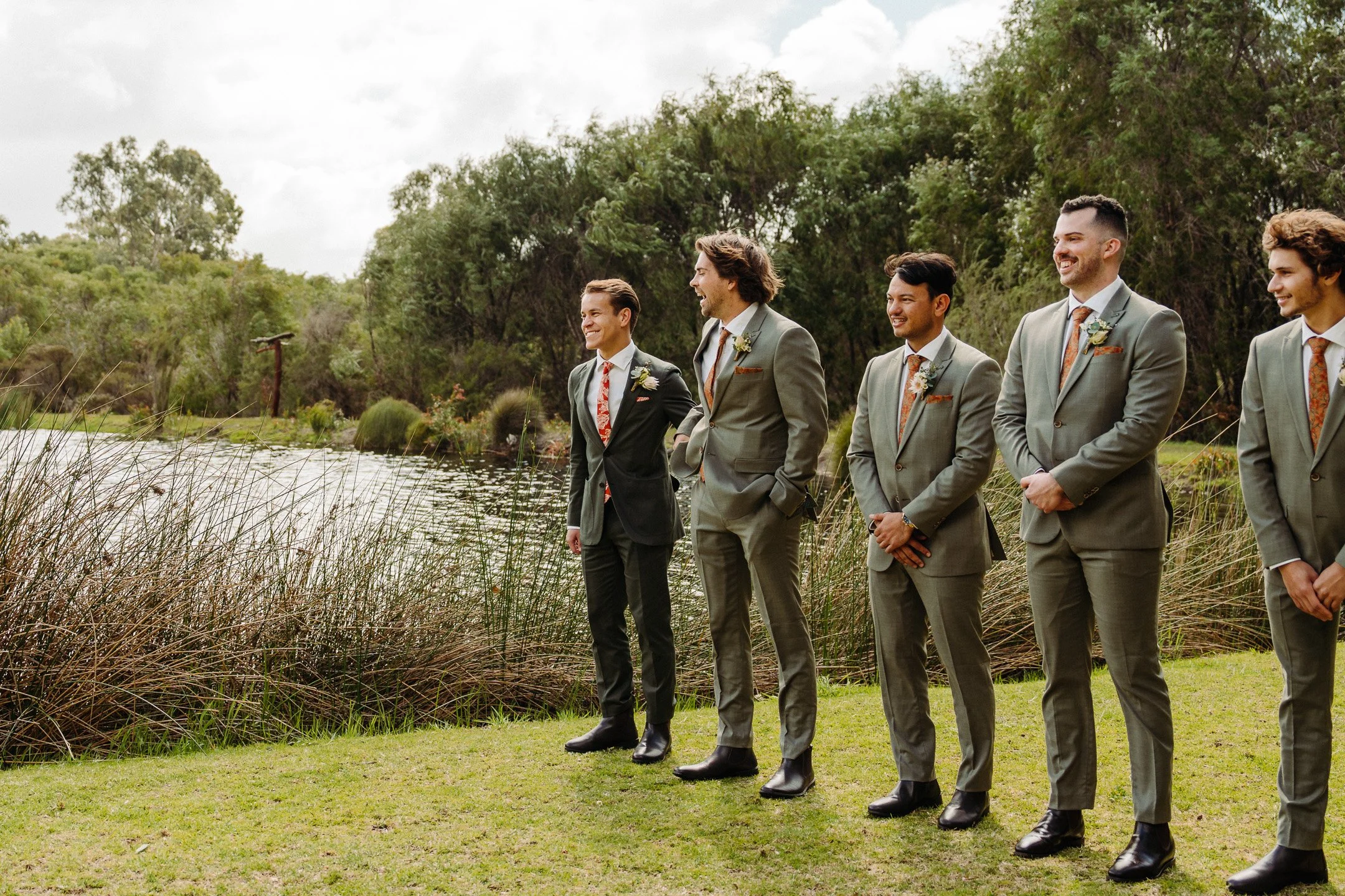 Erin & Russell Sneak-Peak 2160px-24.jpg