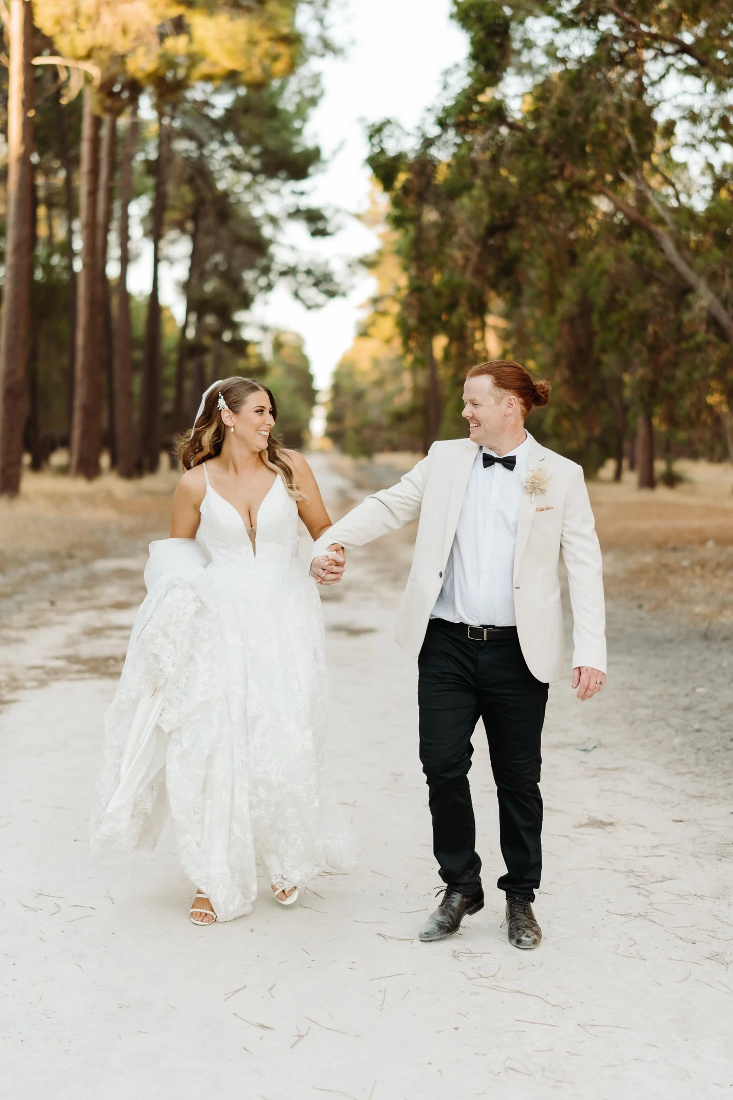 Kellie & Sam Sneak-Peak 2160px-56.jpg