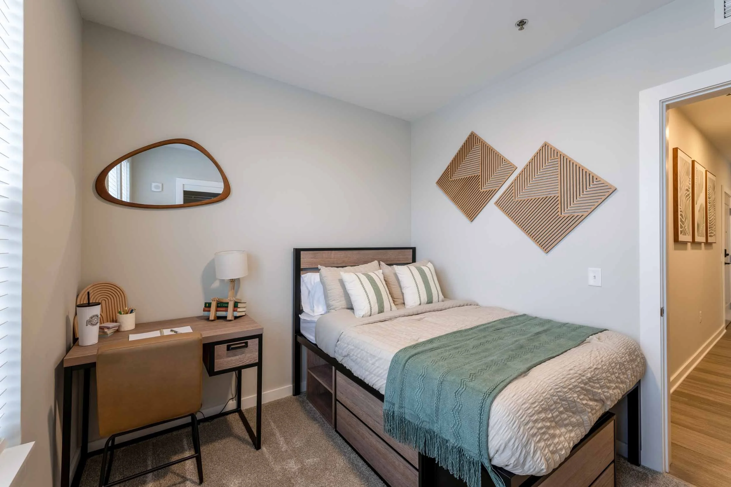 Peer on 7th | Off-Campus Apartments near OSU in Columbus, OH | Bedroom