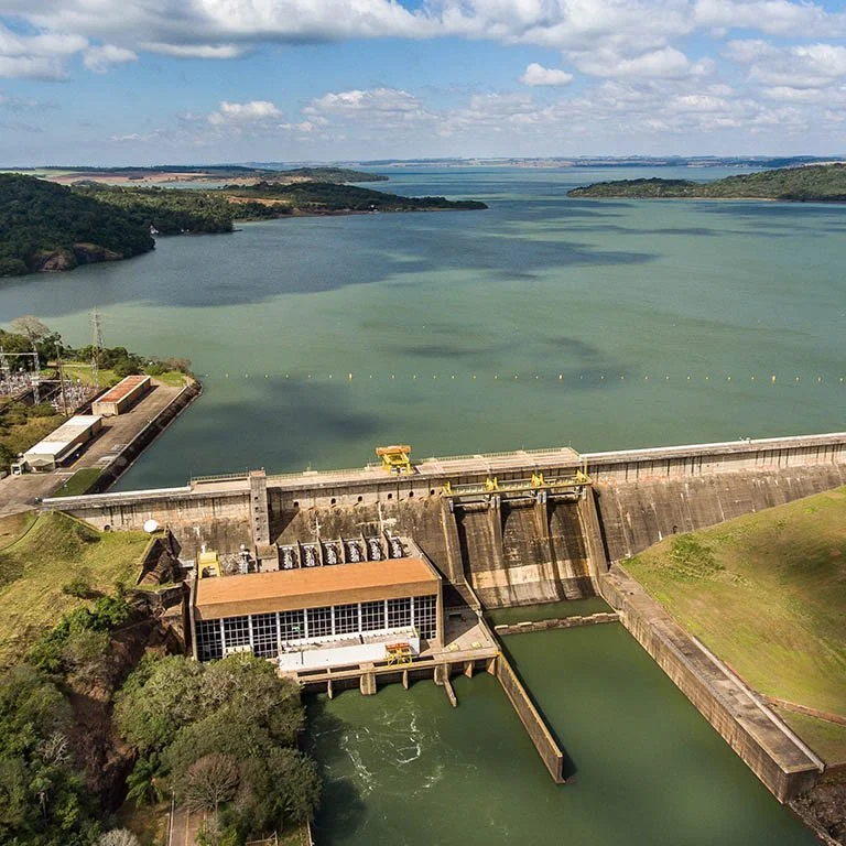Hydropower, climate change and the overlooked value of longevity