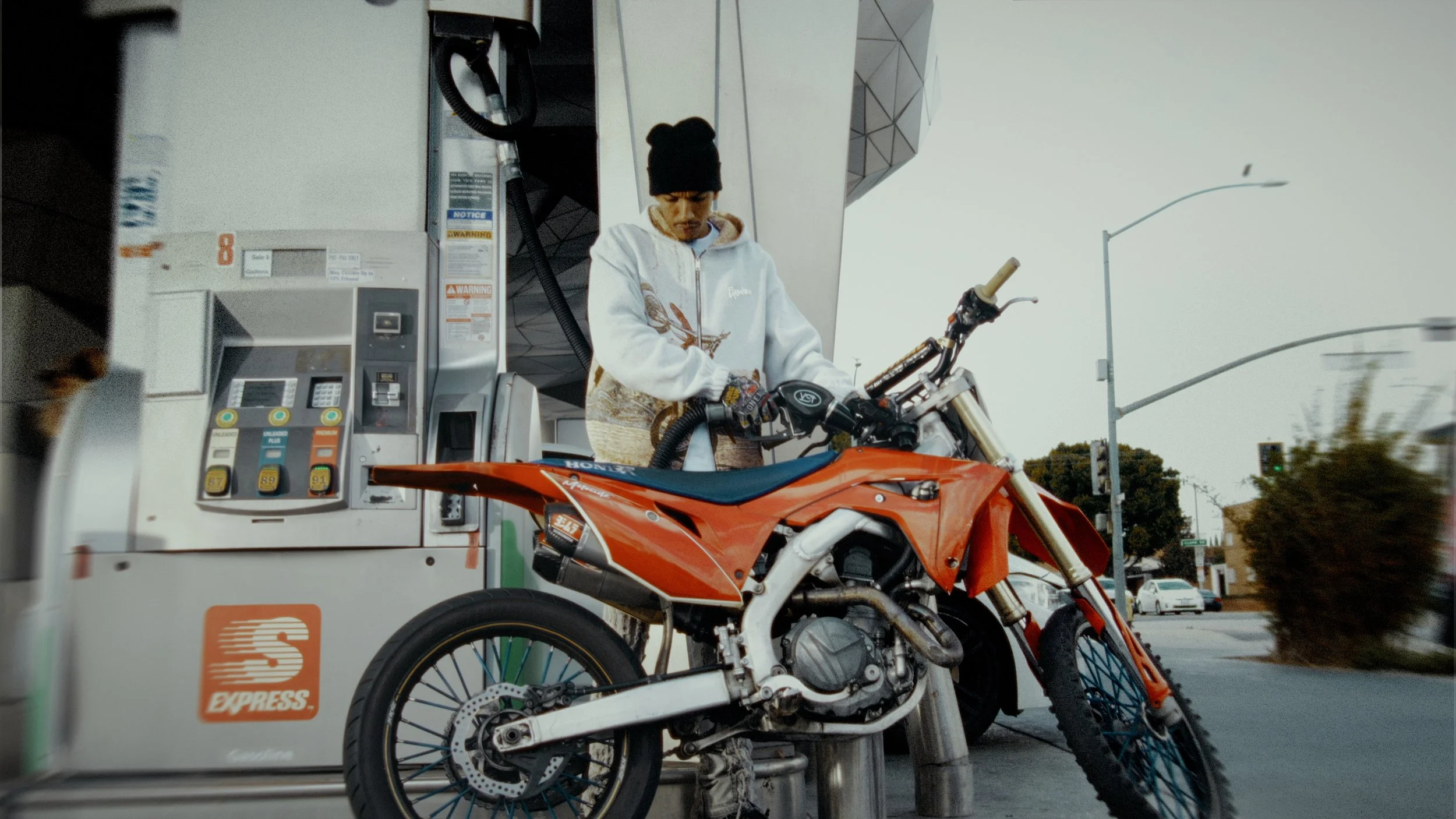 Still 2024-12-22 234455_4.39.1.jpg