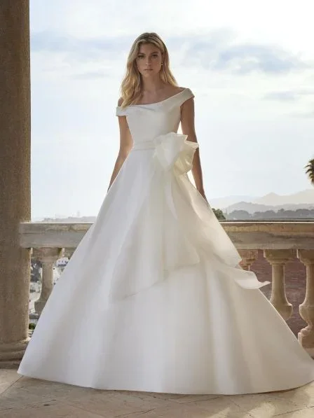 PRONOVIAS / sawai / size 12 / WAS £1960 NOW £550