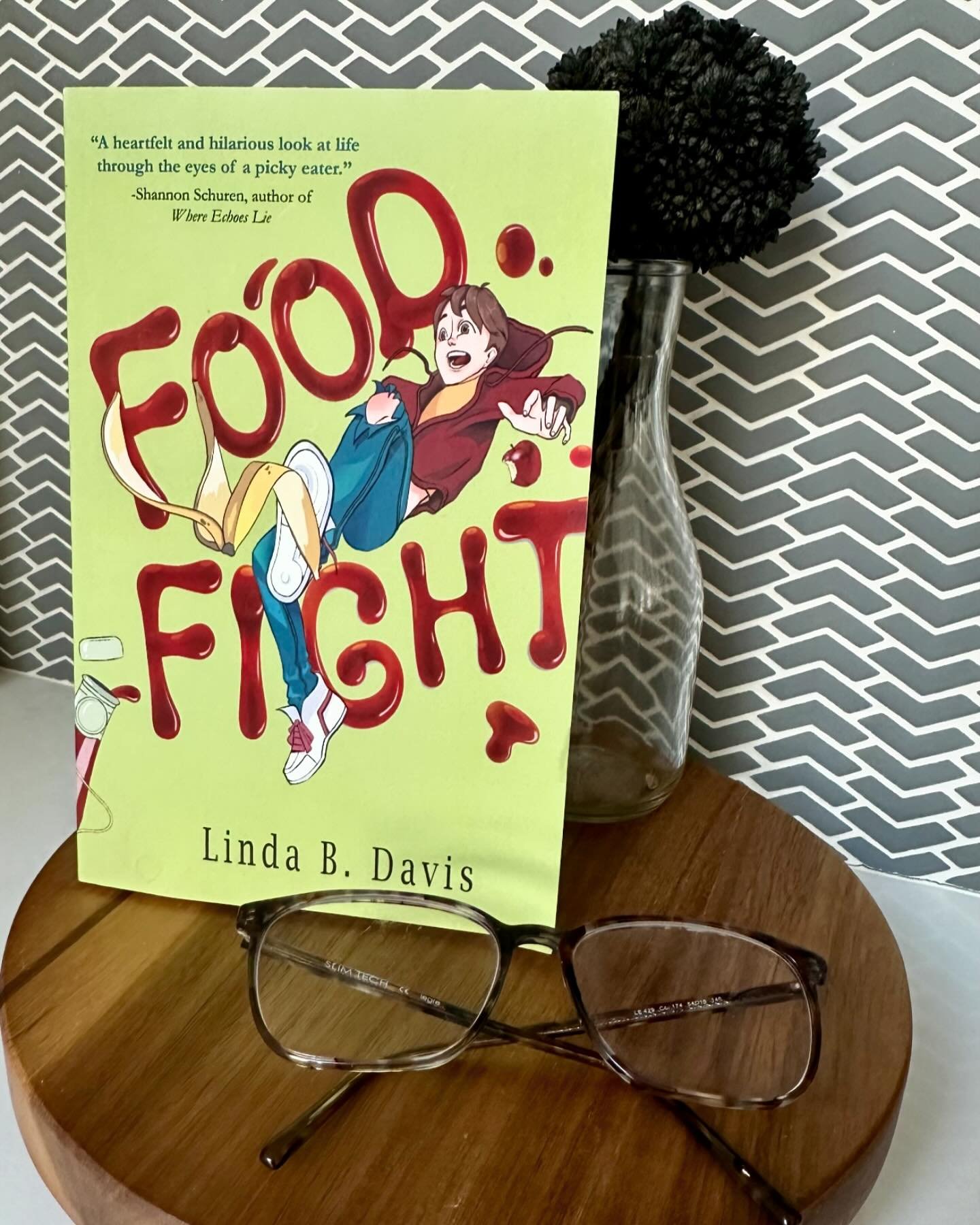 ✅ Novel
✅ Middle School characters
✅ Funny/heartfelt
✅ ARFID Character

With my ARFID twins in Middle school I knew this was a must read for me. Linda Davis created this wonderful novel with main character Ben who has ARFID. The book shares his journ
