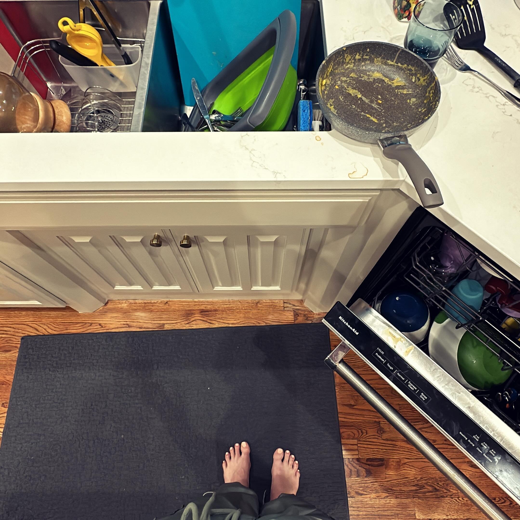 The kitchen sink.
I spend more time in this spot than anywhere else! Anyone else? 🙋🏼&zwj;♀️

It&rsquo;s here I remind myself that dirty dishes mean we have food to eat.

And that lots of dirty dishes mean we have lots of people eating.

And the fac