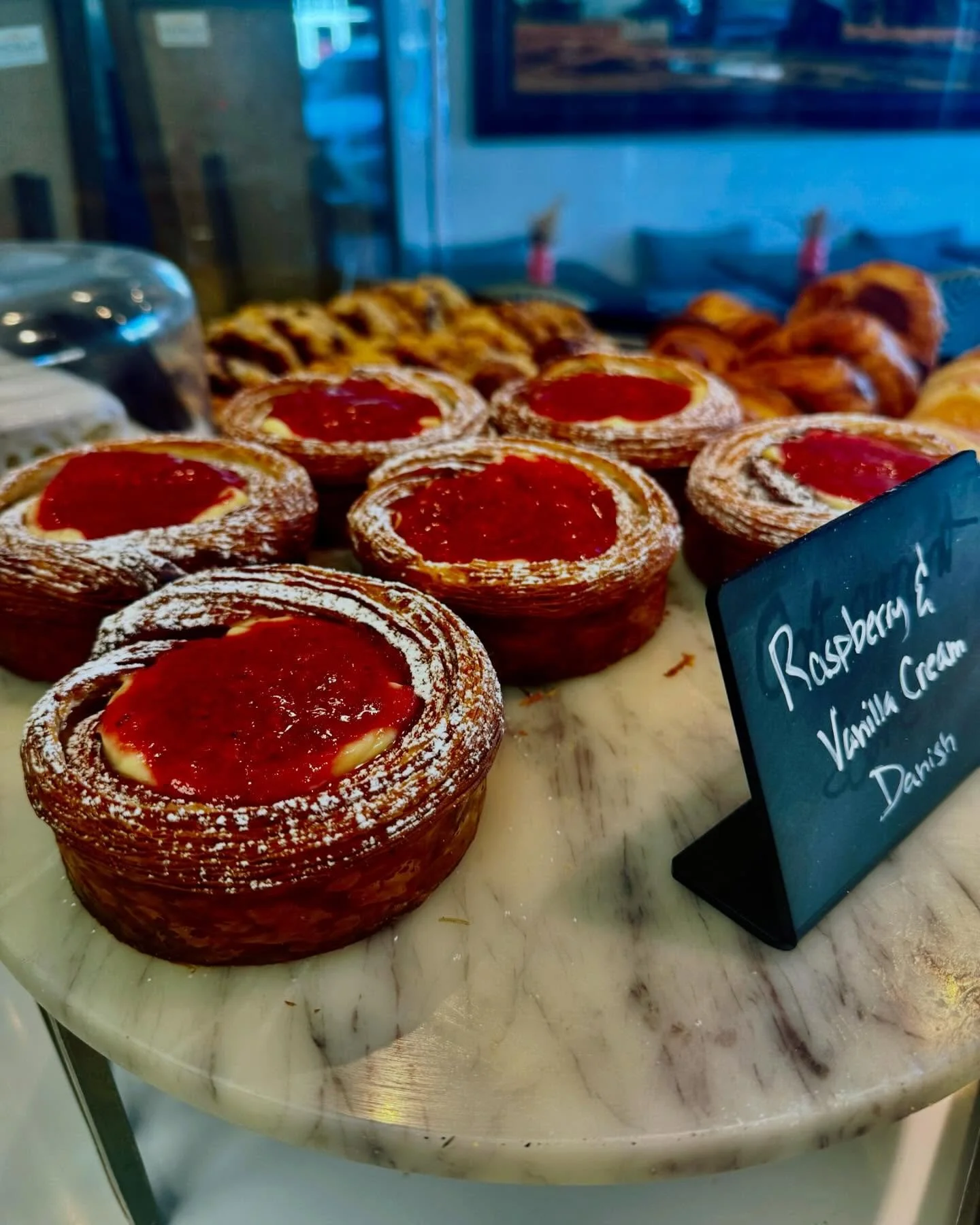 #danish #raspberry #vanillabean #crispy #lamenateddough #layers