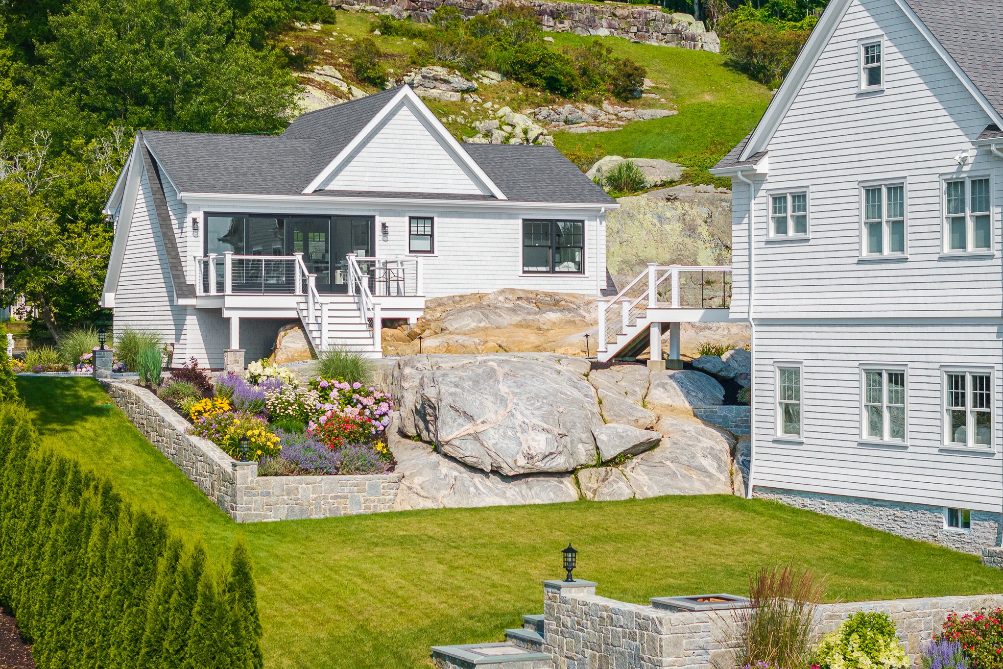 landscape-architecture-lawn-stone-wall-ledge-rock-niantic-ct.jpg