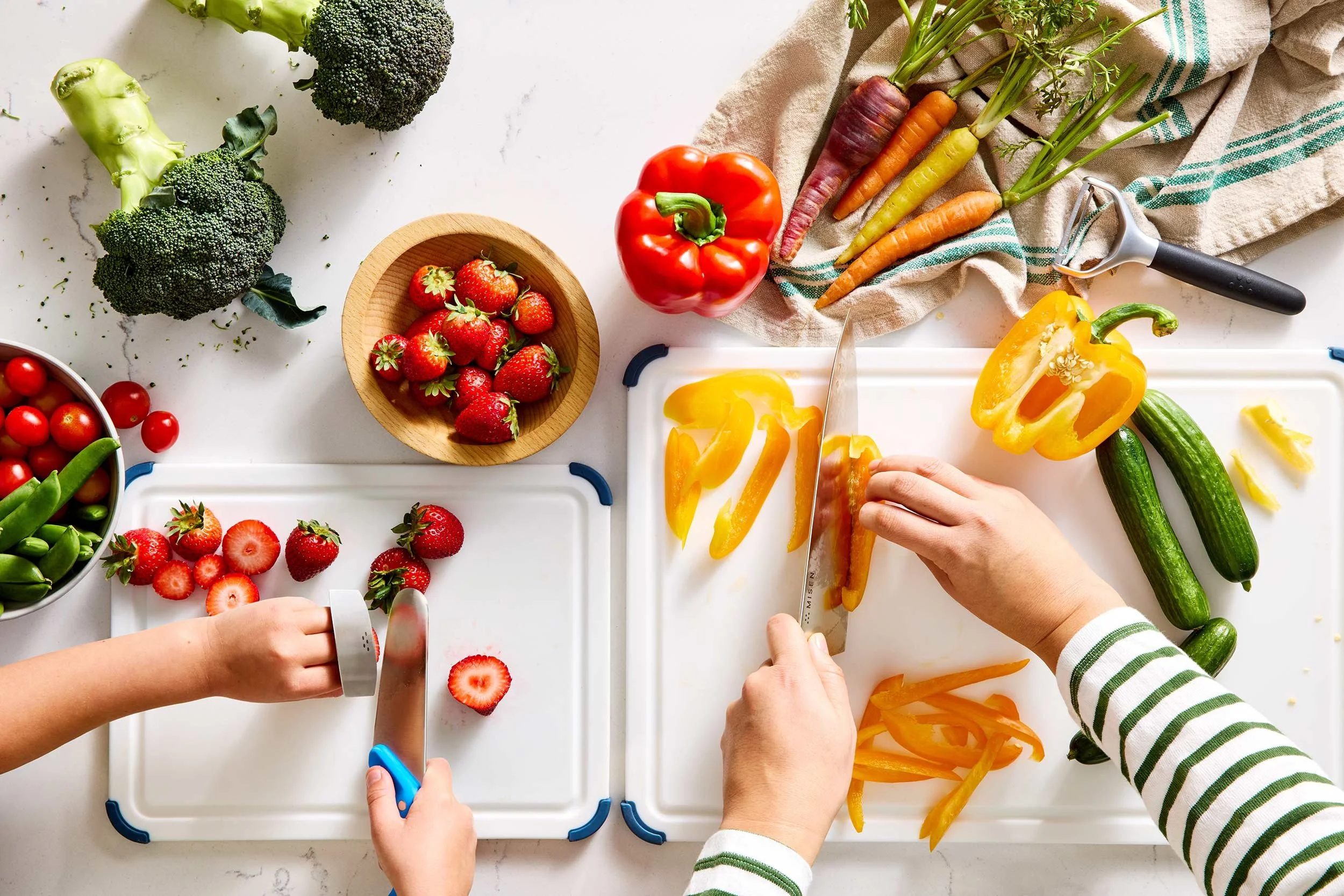nyc-nj-food-commerical-lifestyle-dog-photographer-misen-kids-knife-vegetables.jpg