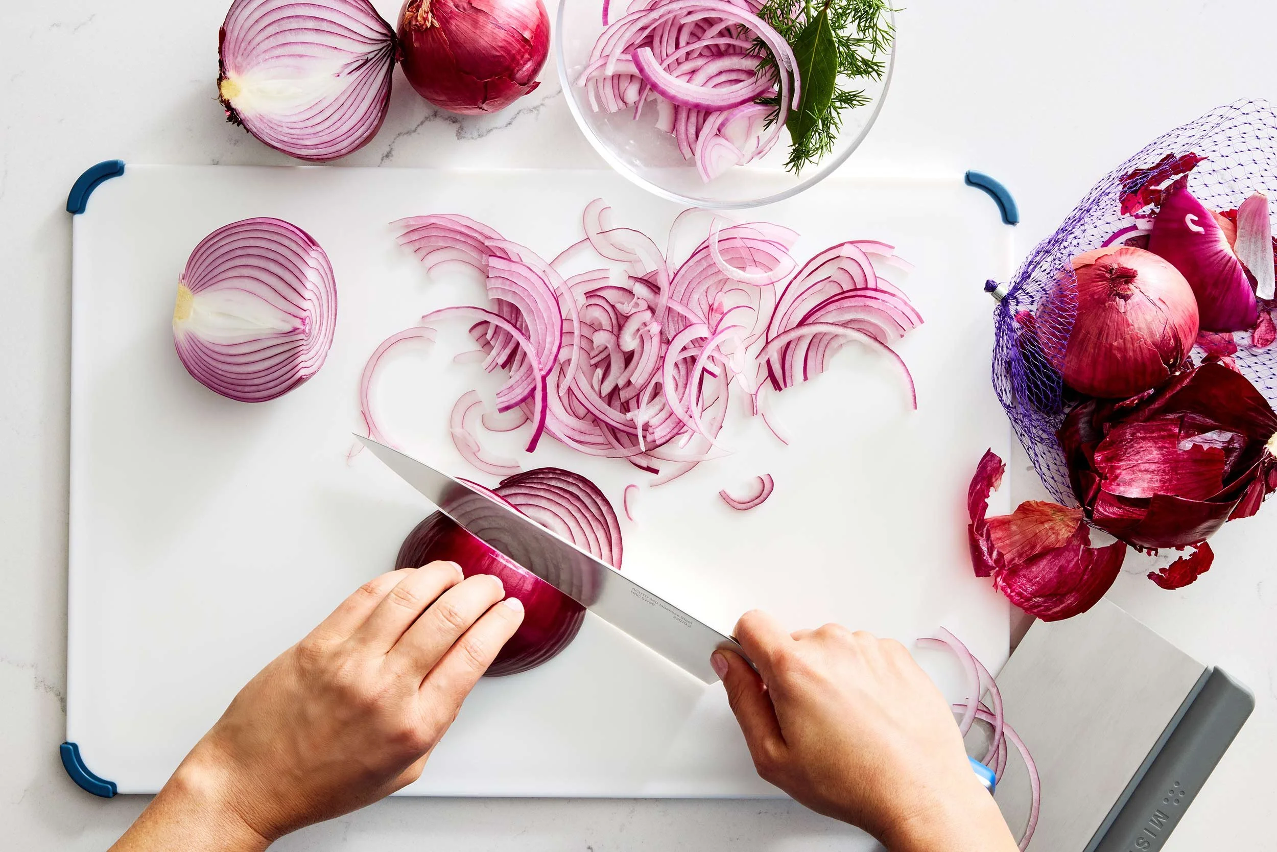 nyc-nj-food-commerical-lifestyle-photographer-misen-chef-knife-onions.jpg