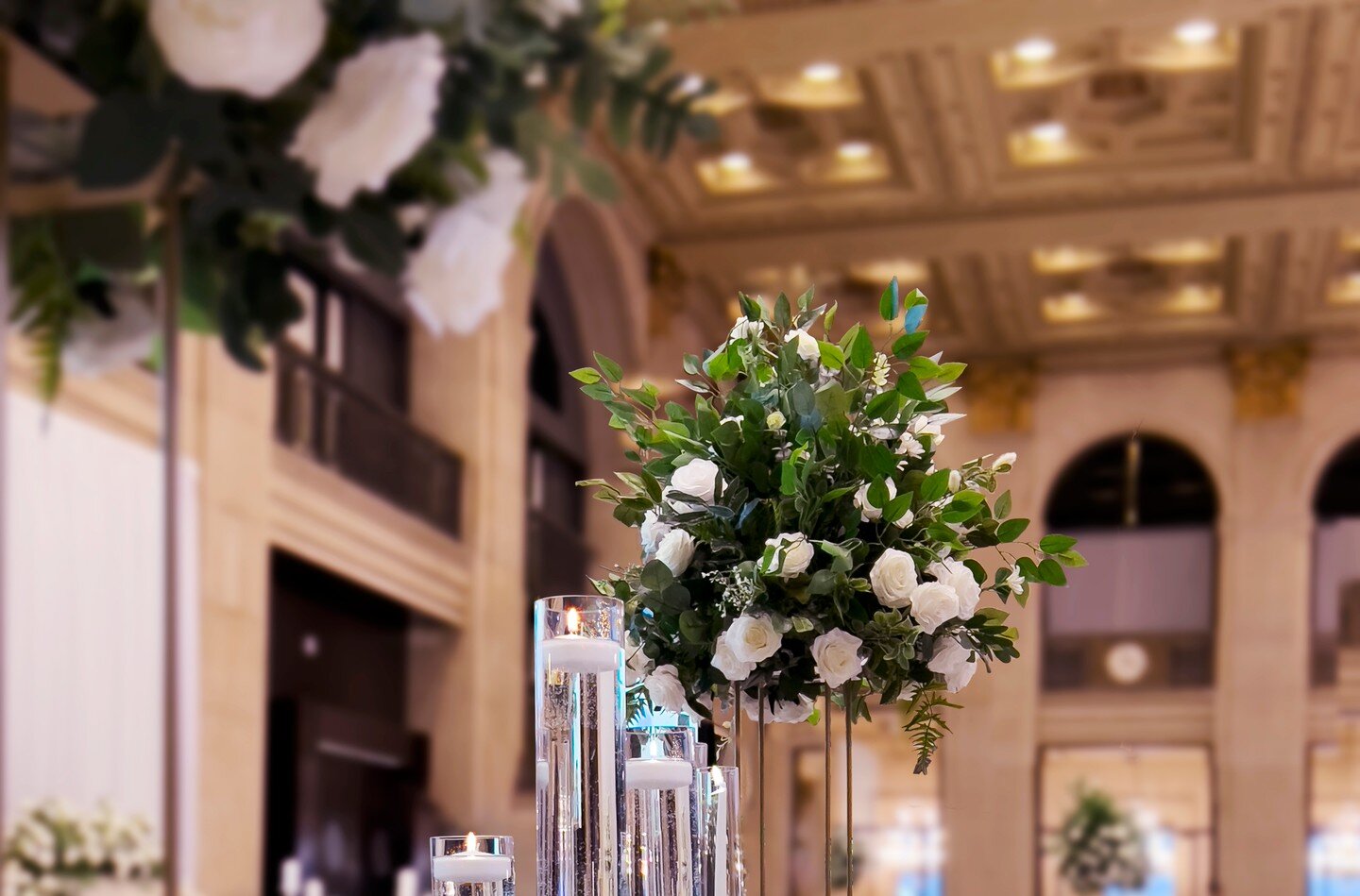 Beautiful decor !!! White &amp; green 
&bull;
&bull;
&bull;
&bull;
&bull;
#wedding #event #eventplanner #weddingdecor #1king #weddingdress #weddingphotography #decor #decoration #dress #banquethall #florist #weddingday #weddinginspo #luxury #banqueth