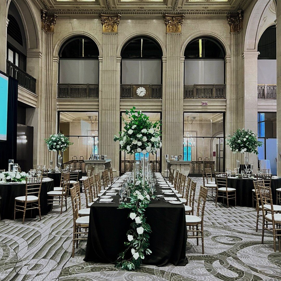 Luxury decor
∙
∙
∙
∙
∙
 #wedding #event #eventplanner #weddingdecor #1king #weddingdress #weddingphotography #decor #decoration #dress #banquethall #florist #weddingday #weddinginspo #luxury #banquethall #toronto #torontowedding #torontoweddings #tor