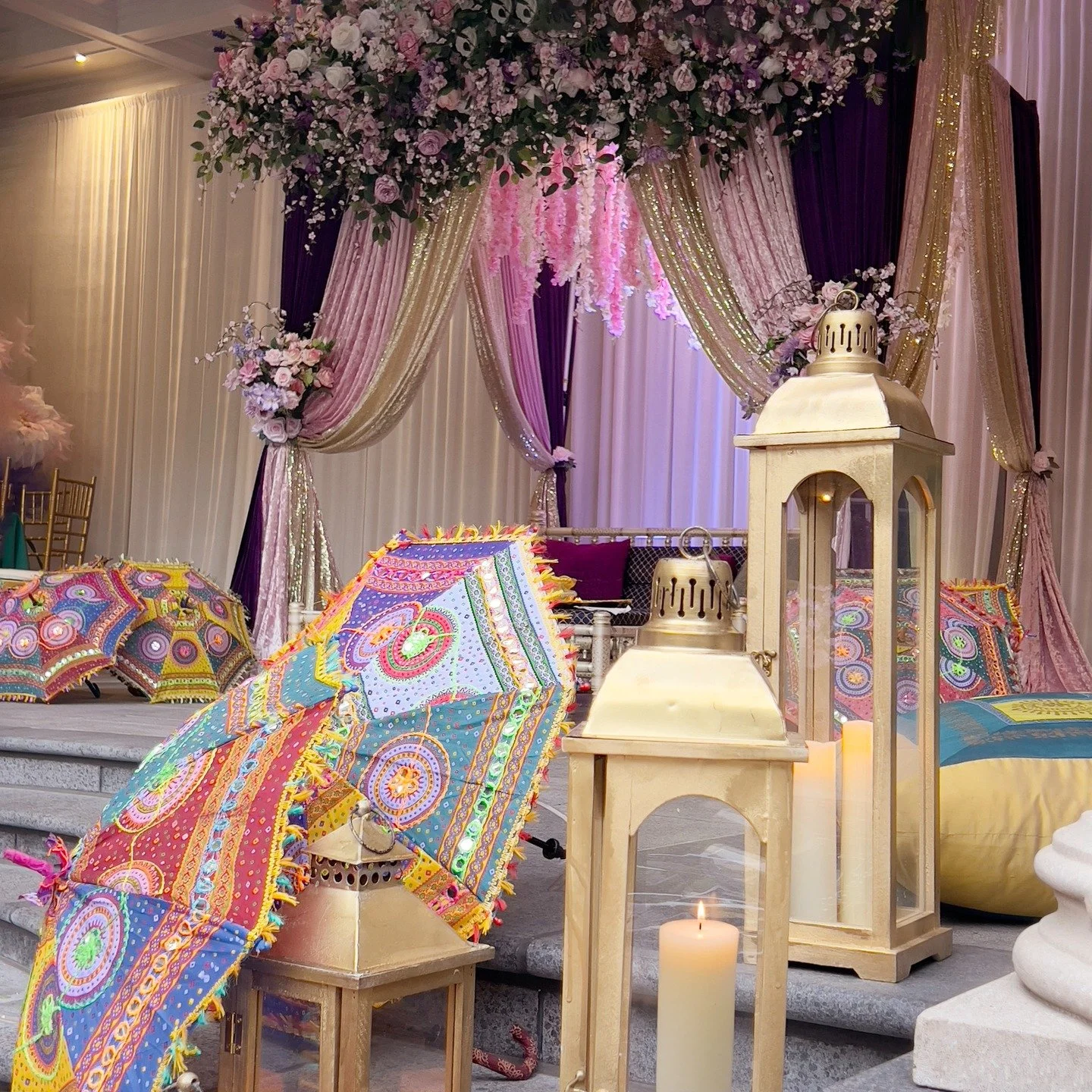 The Ultimate Luxury Canopy Stage ✨ Wrapped in Blooms
&bull;
&bull;
&bull;
&bull;
&bull;
#wedding #event #eventplanner #weddingdecor #1king #weddingdress #weddingphotography #decor #decoration #dress #banquethall #florist #weddingday #weddinginspo #lu