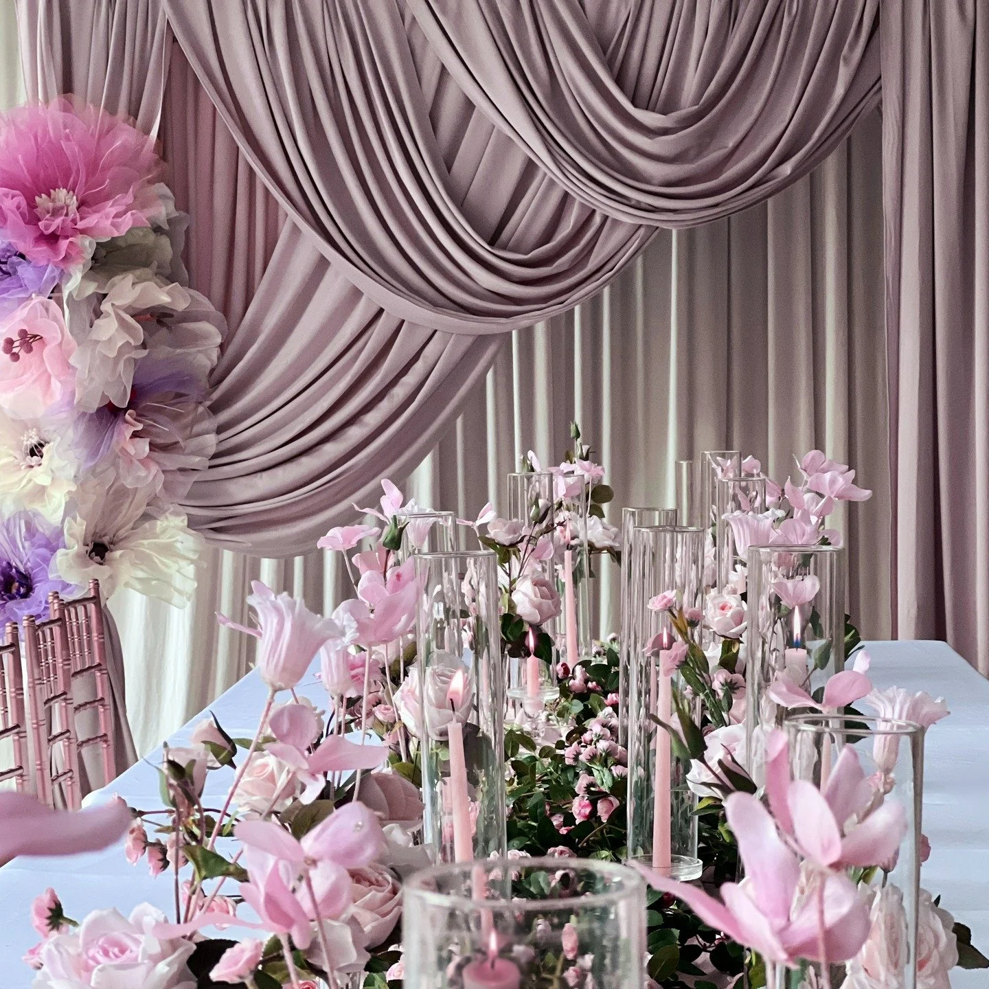 Chic Organza Layers ✨ A Colourful Statement for Your Wedding Day
&bull;
&bull;
&bull;
&bull;
&bull;
#wedding #event #eventplanner #weddingdecor #1king #weddingdress #weddingphotography #decor #decoration #dress #banquethall #florist #weddingday #wedd