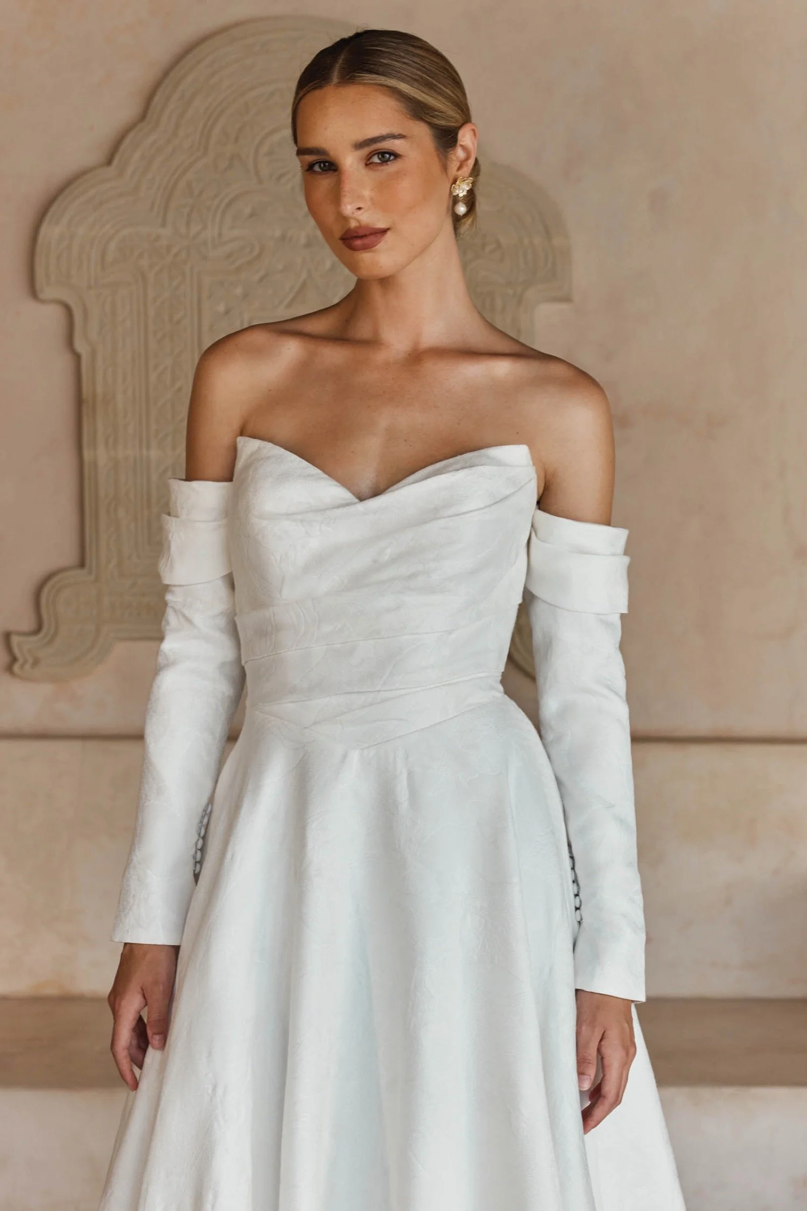 MadiLane-Liam-Brautkleid-Ärmel.jpeg