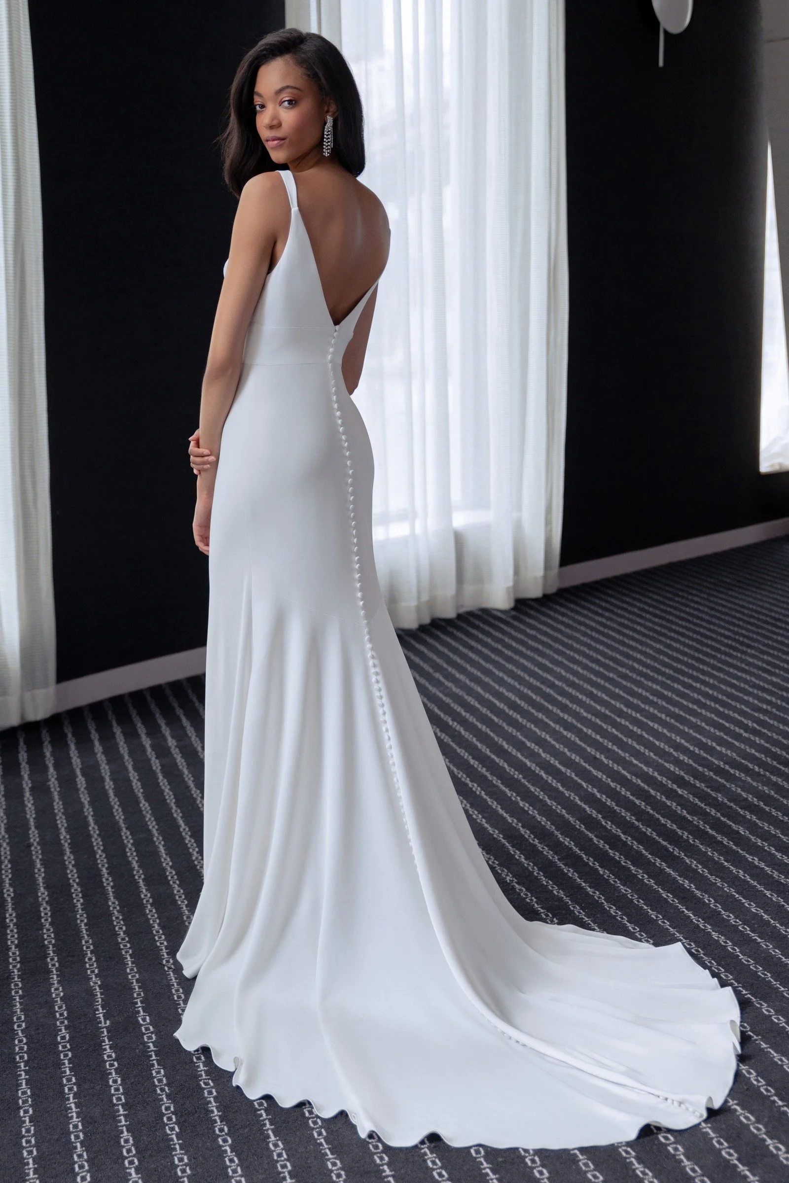 JennyYoo-Valerie-Brautkleid-hinten.jpg