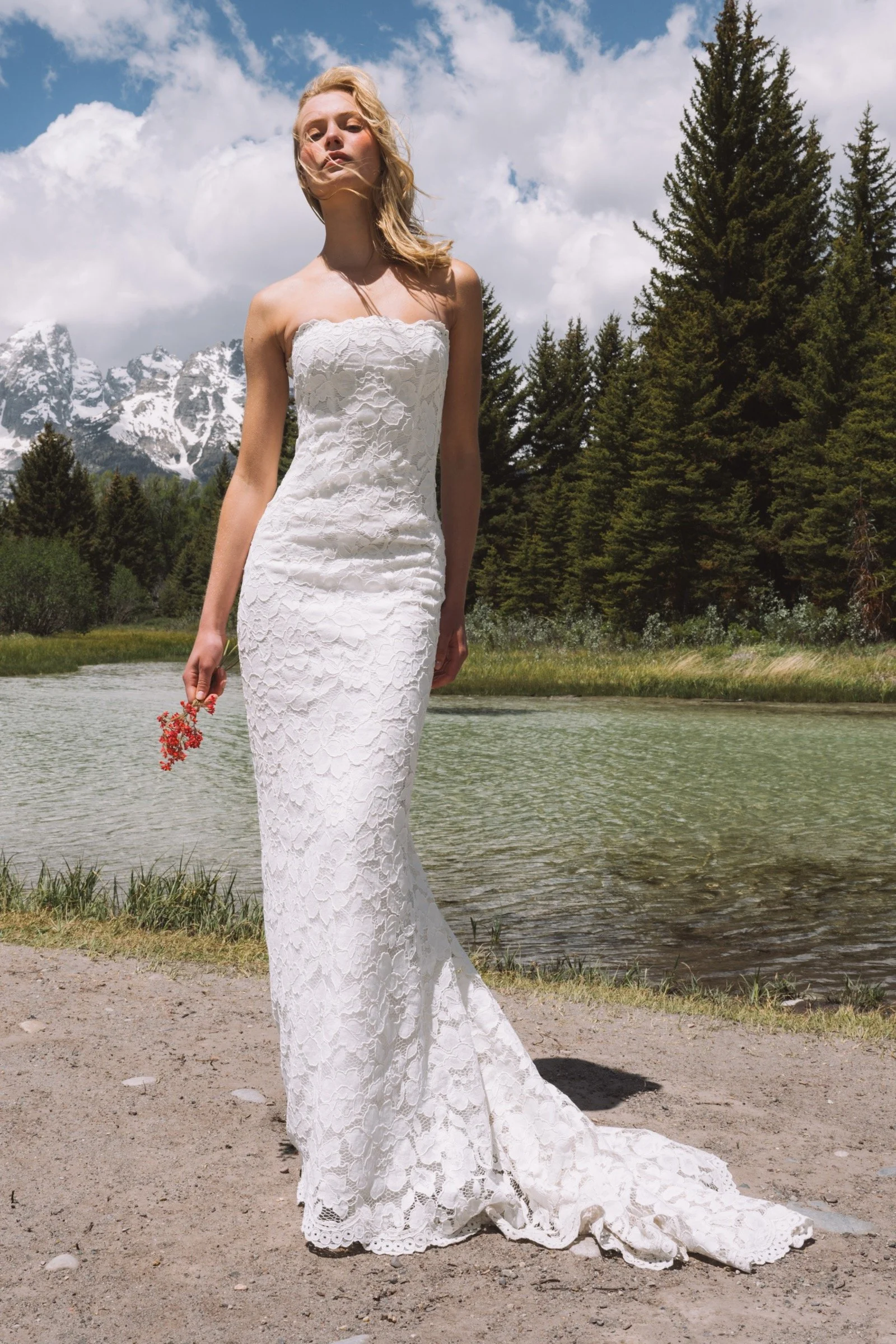 JennyYoo-Luca-Brautkleid-ivory.jpg