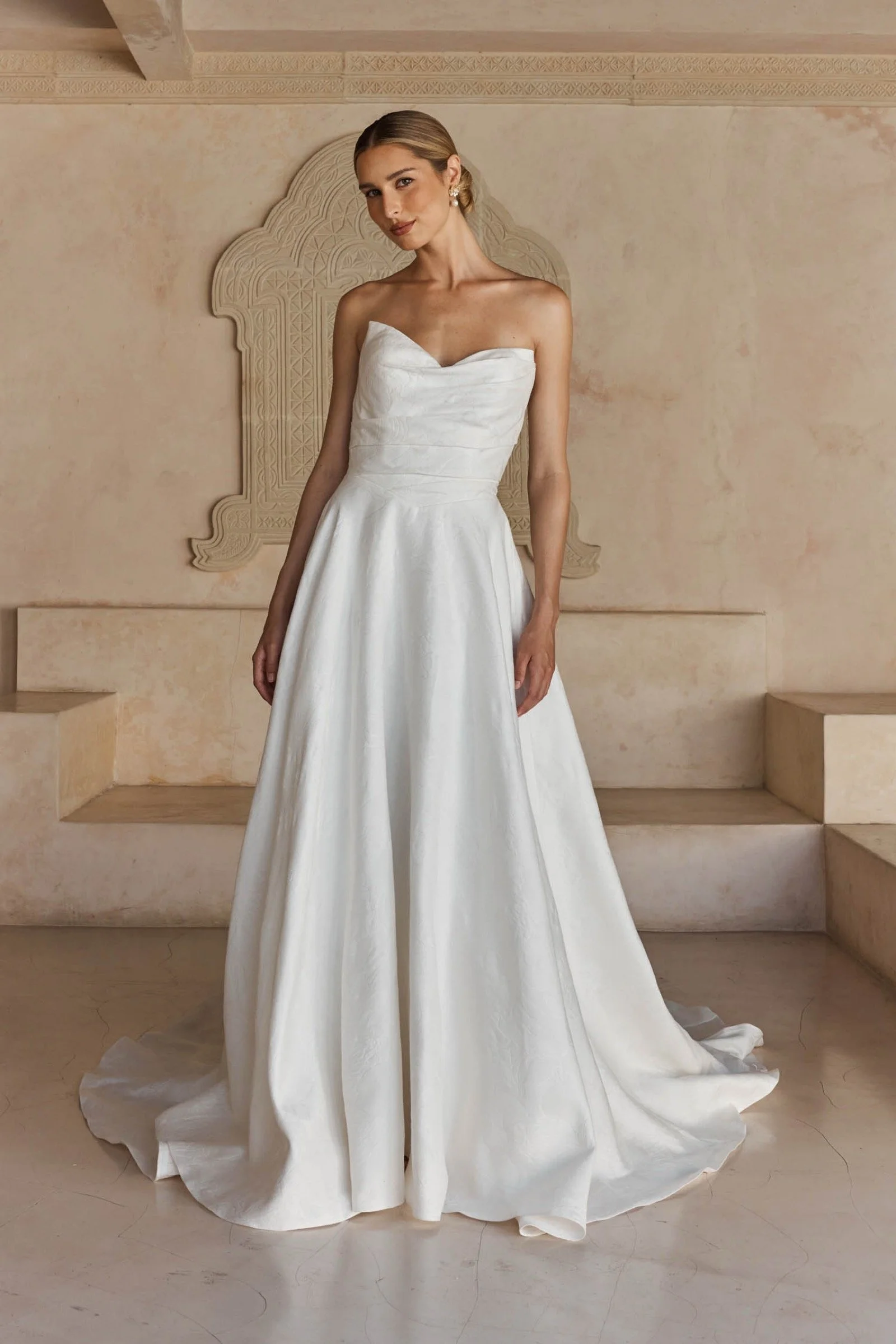 MadiLane-Liam-Brautkleid-vorne.jpeg