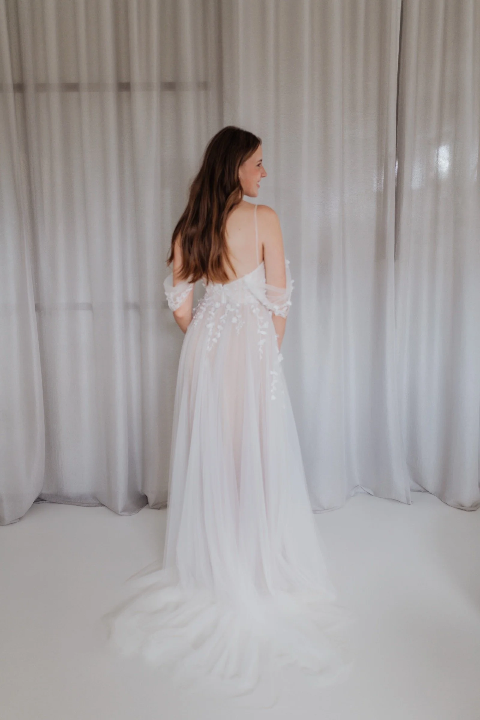 Amy Love-Bibi-Brautkleid-hinten.jpeg