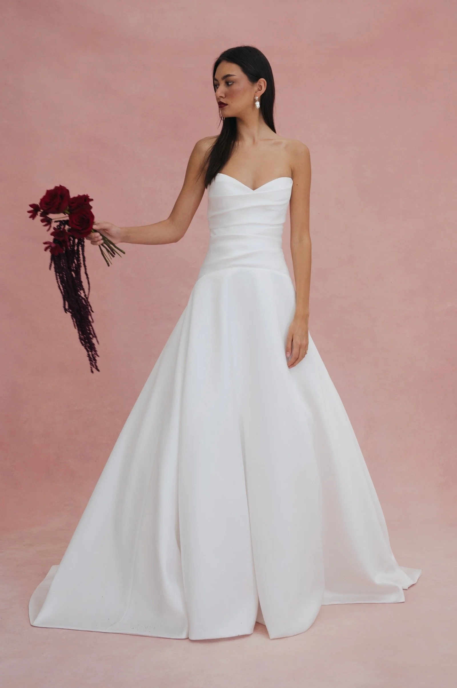 Ellery Brautkleid von Jenny Yoo mit sanft drapiertem Oberteil und tief sitzender Taille