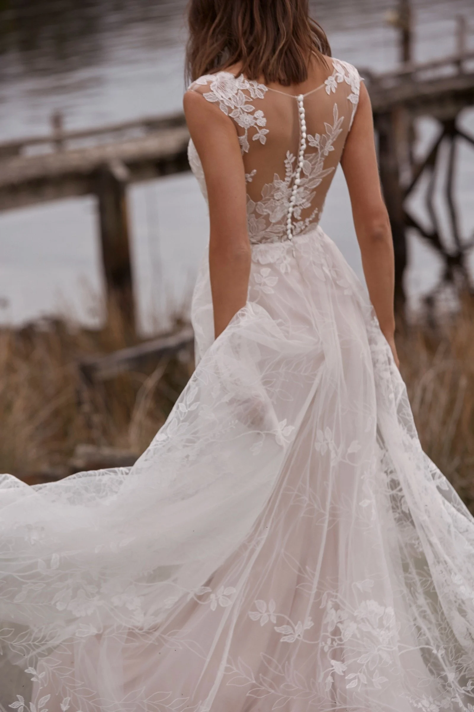 Camille Brautkleid von Madi Lane mit mehreren Lagen aus zartem Tüll und seidigem Charmeuse-Futter