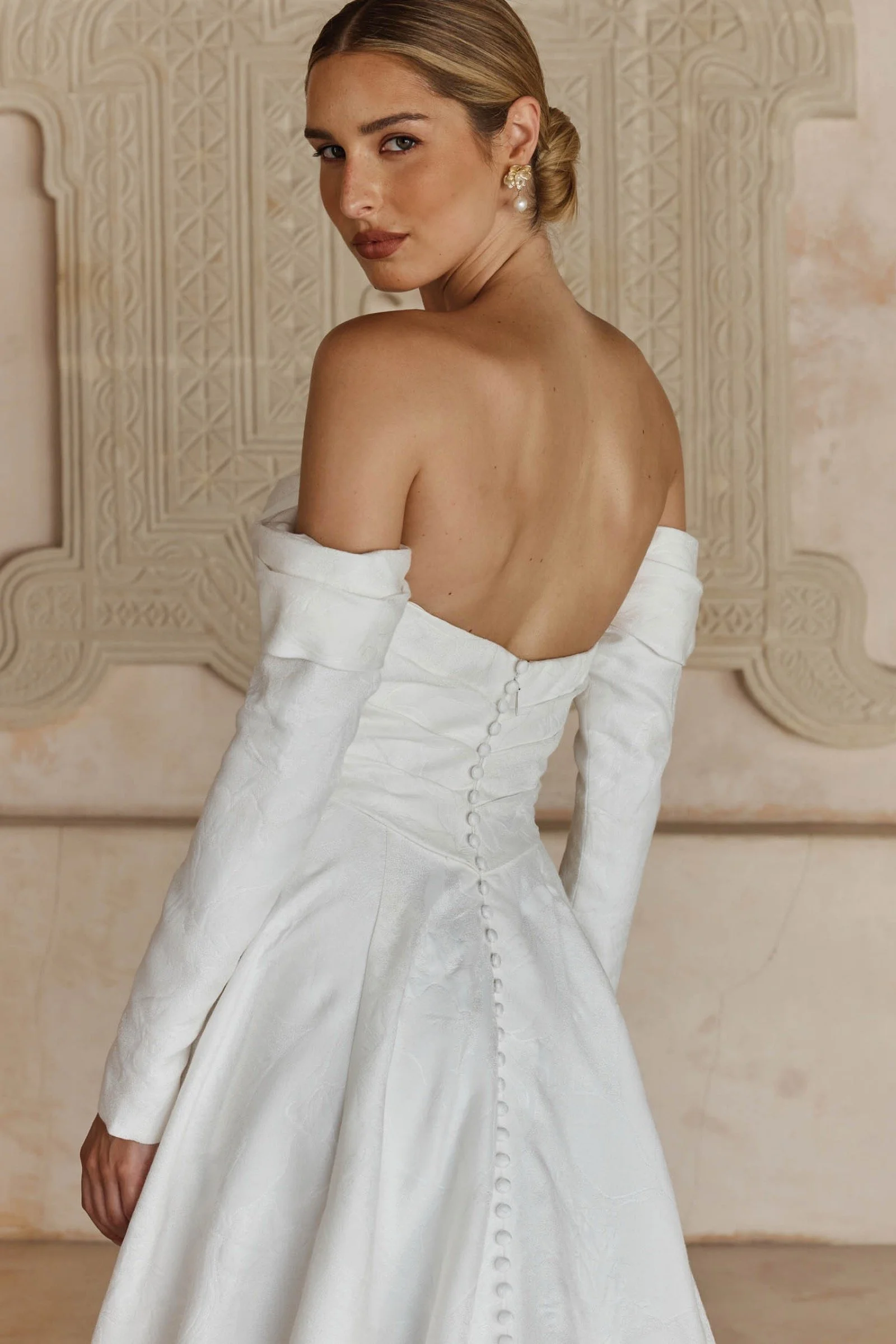 MadiLane-Liam-Brautkleid-hinten.jpeg