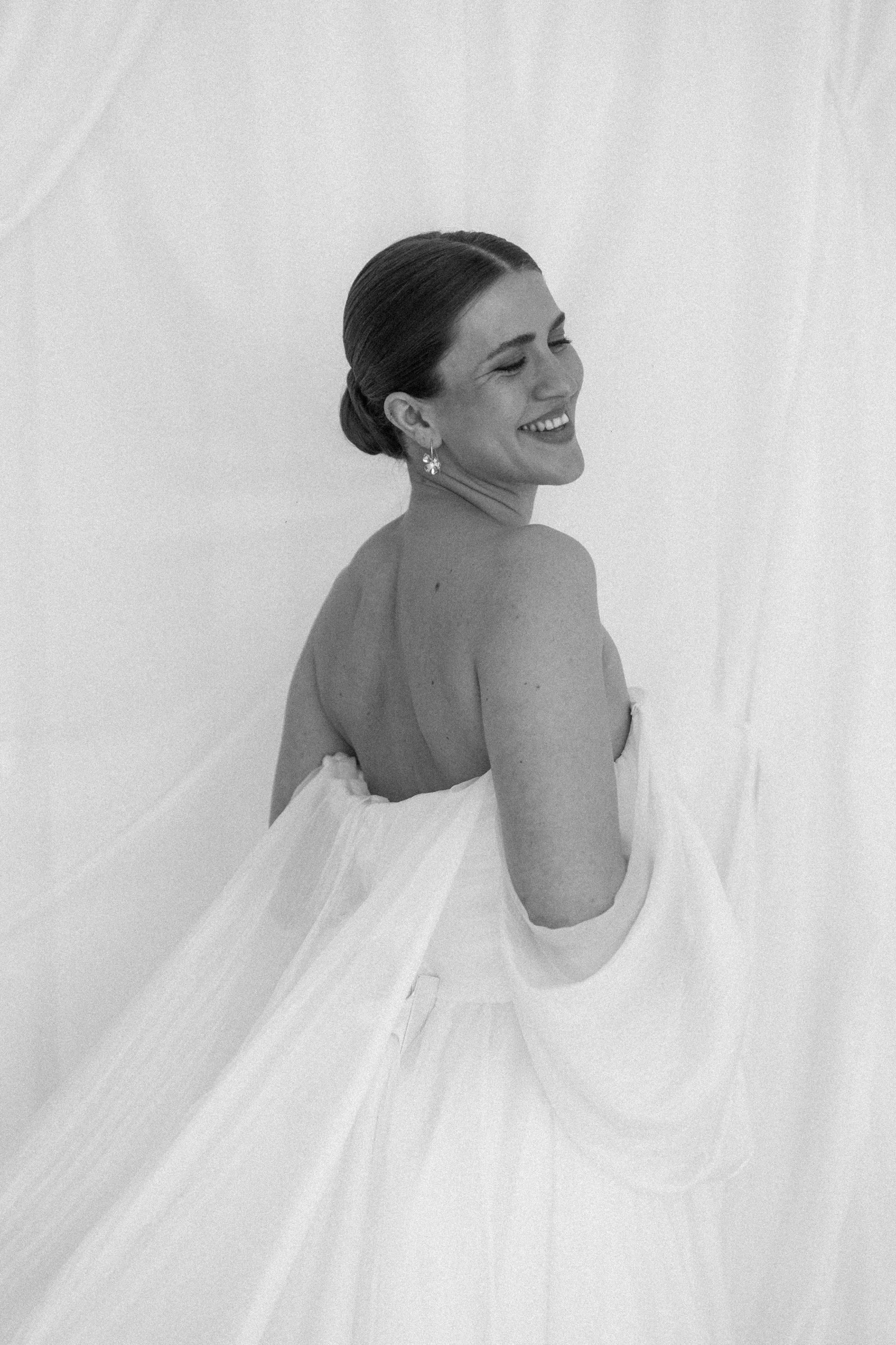 JennyYoo-Noa-Brautkleid-b&w.jpeg