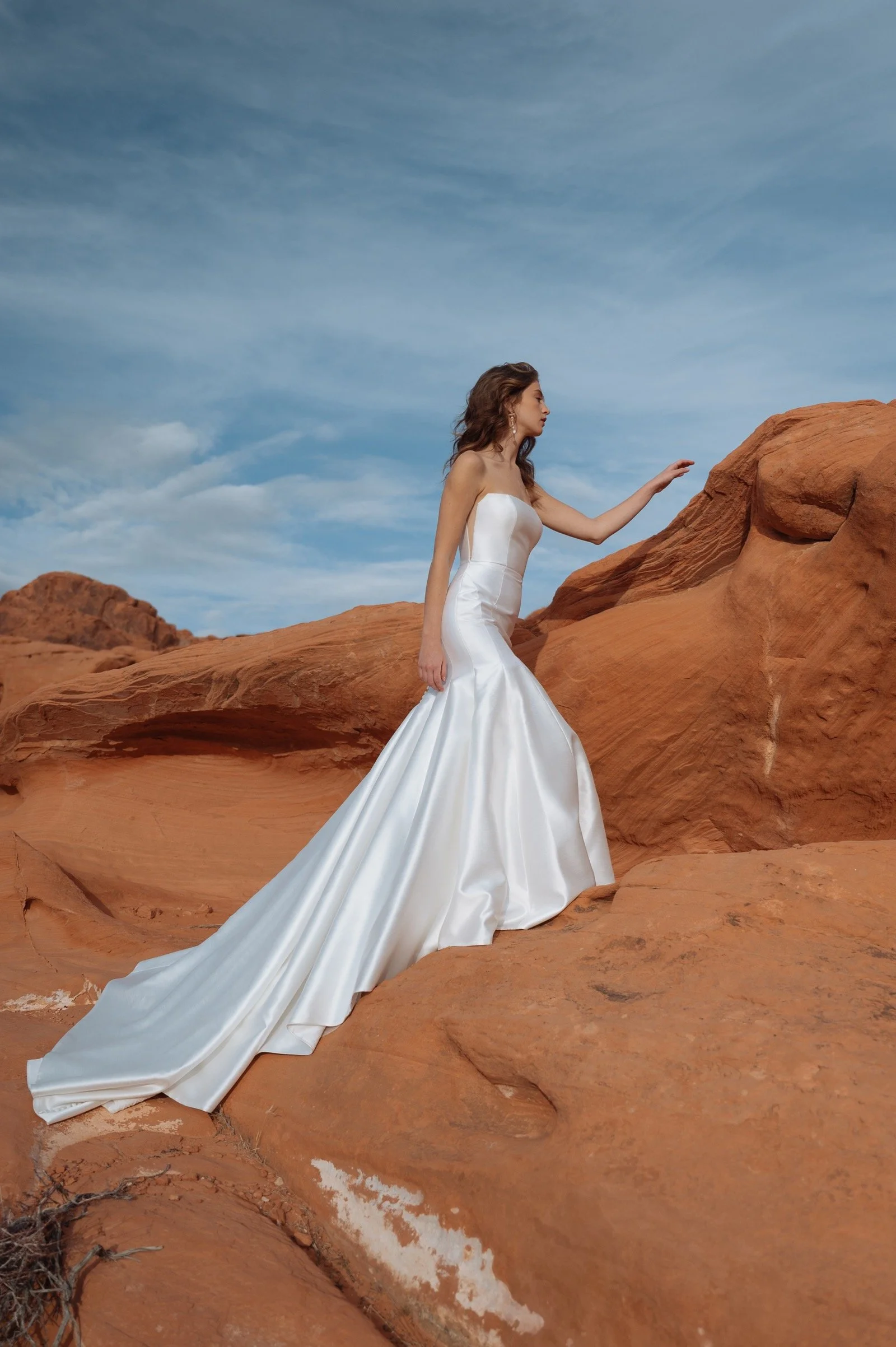 JennyYoo-Lucia-Brautkleid-schleppe1.jpg