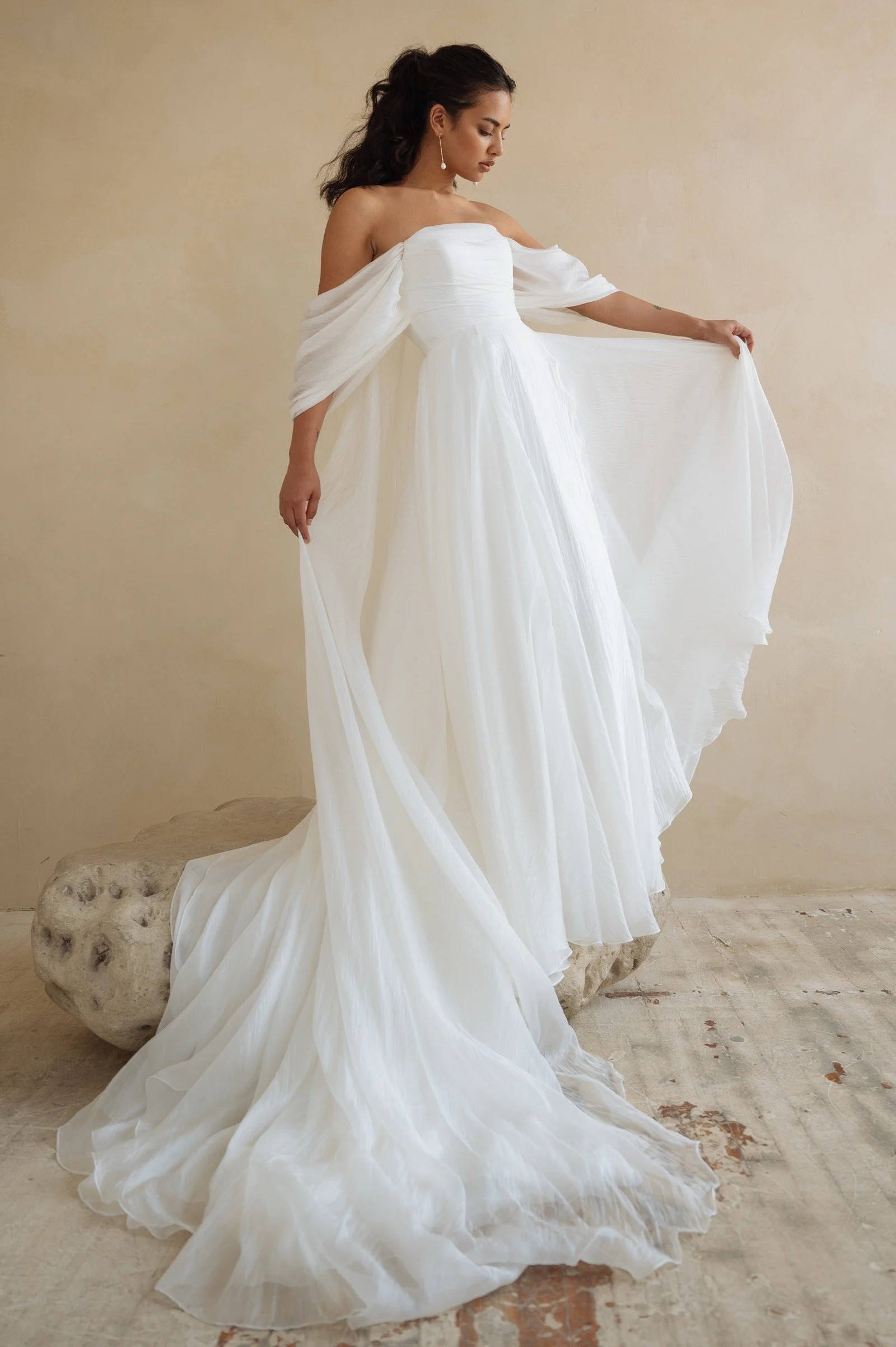 JennyYoo-Noa-Brautkleid-leicht.jpeg