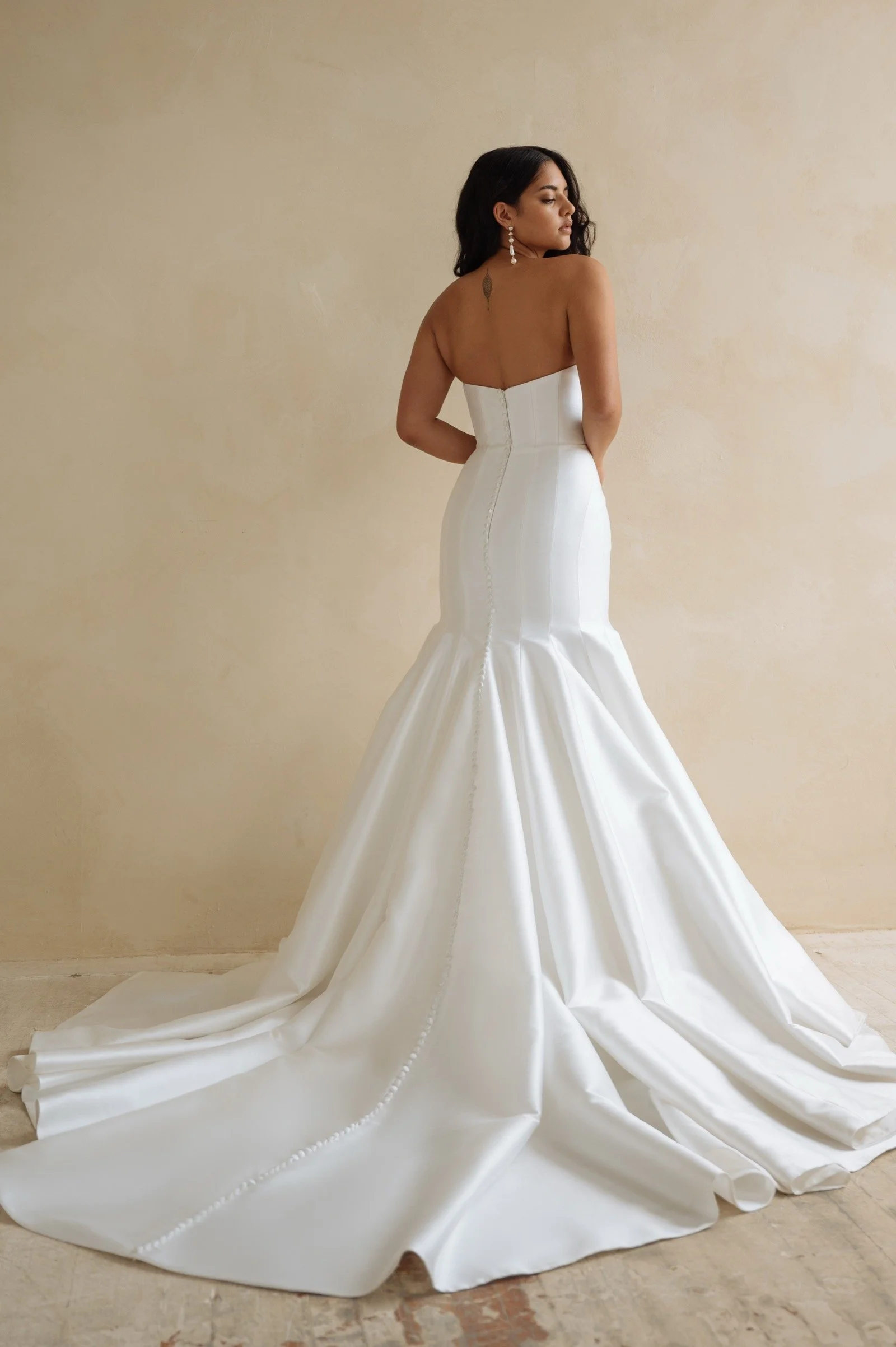 JennyYoo-Lucia-Brautkleid-hinten.JPG