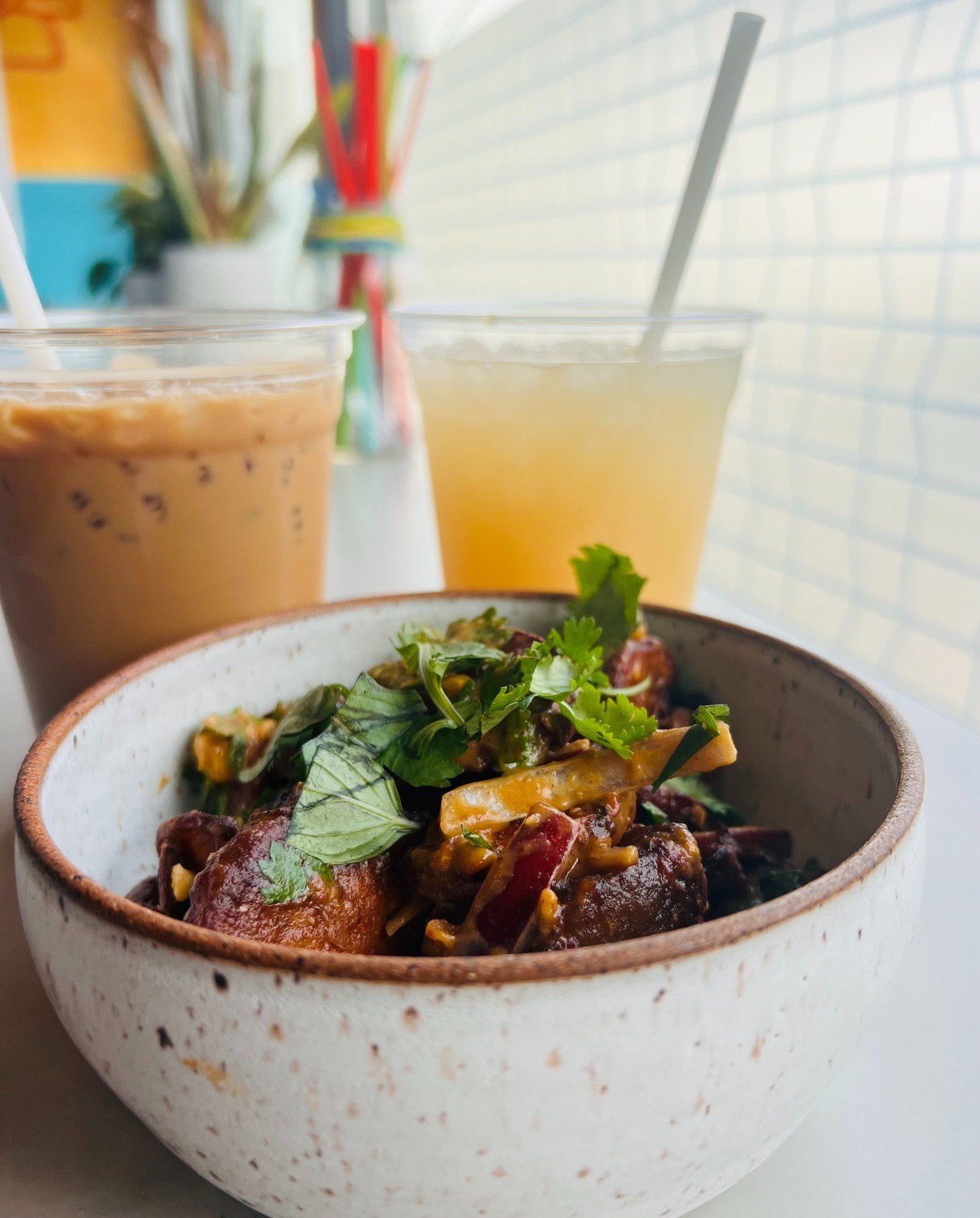 Our Crispy Sweet Potatoes🍠, a Housemade Limeade🍋 and a Creamy Vietnamese Iced Coffee are the perfect snacks for #meatlessmonday