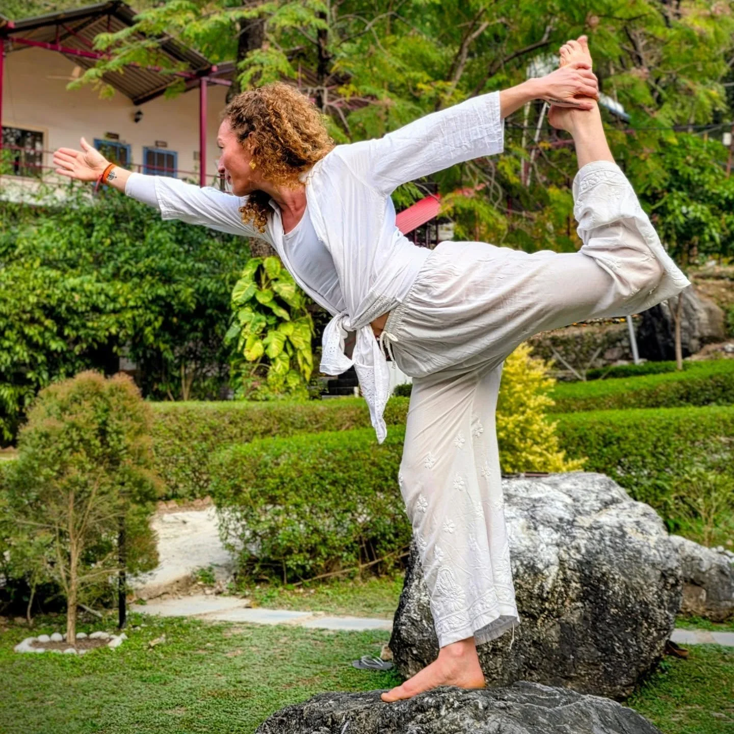 From discipline to bliss ☆ Certified Yoga Teacher 🕉🪷

Aujourd&rsquo;hui, j&rsquo;ai re&ccedil;u mon certificat de Teacher Training de Yoga.

Ce n&rsquo;est pas seulement un dipl&ocirc;me.
C&rsquo;est un passage.
Une travers&eacute;e.
Et une profond