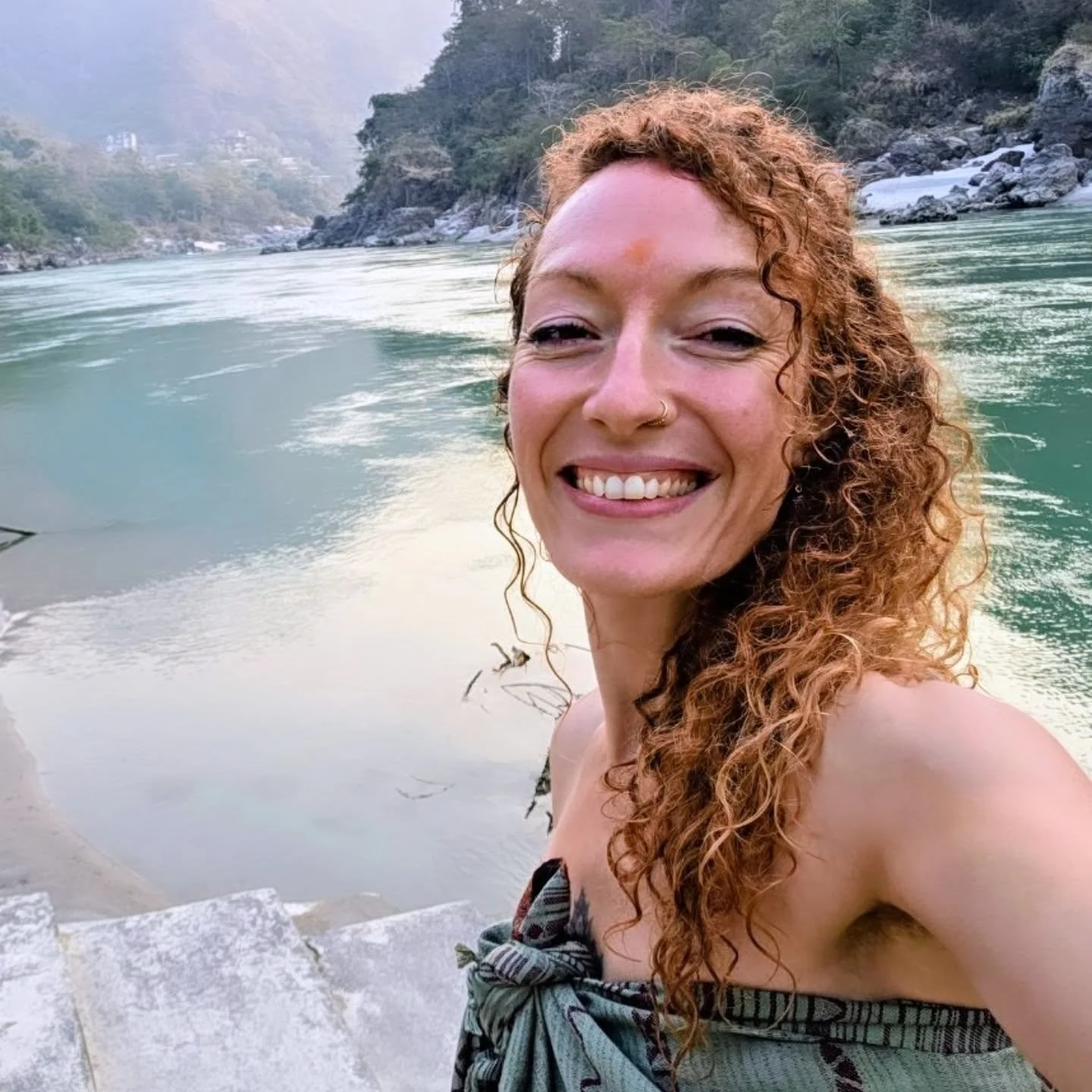 Magic Rishikesh ☆ Part 1 🇮🇳🕉🪷🐒🧘🏼&zwj;♀️🐚🔱🌙
&bull;
&bull;
&bull;
LOVE ❤️ #rishikesh #rishikeshdiaries #rishikeshyoga #india #magic ✨️