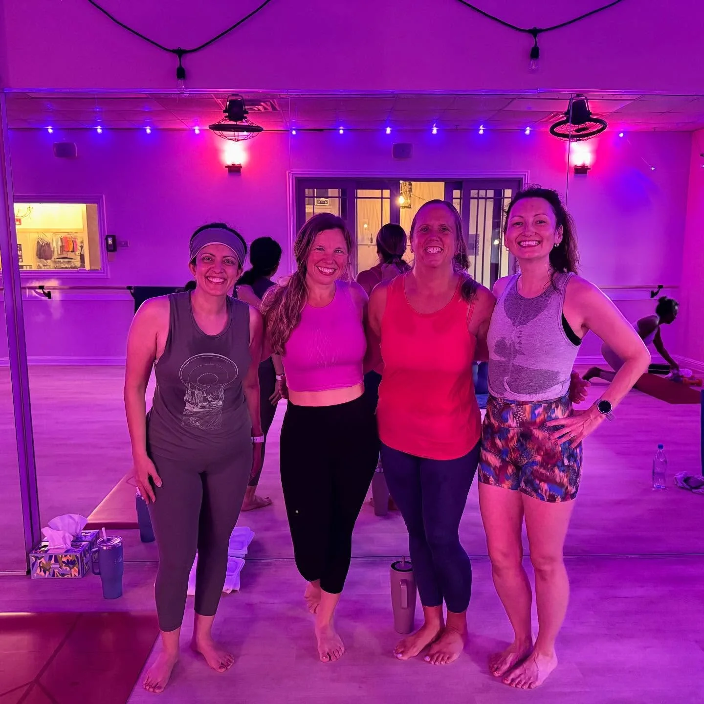 Teachers who sweat together, shine together. Early mornings, big energy, happy hearts 💕 The 6am inferno crew is 🔥! Have you joined us yet?
#thehotroomtn #infernohotpilates #brentwoodtn #sweatsession