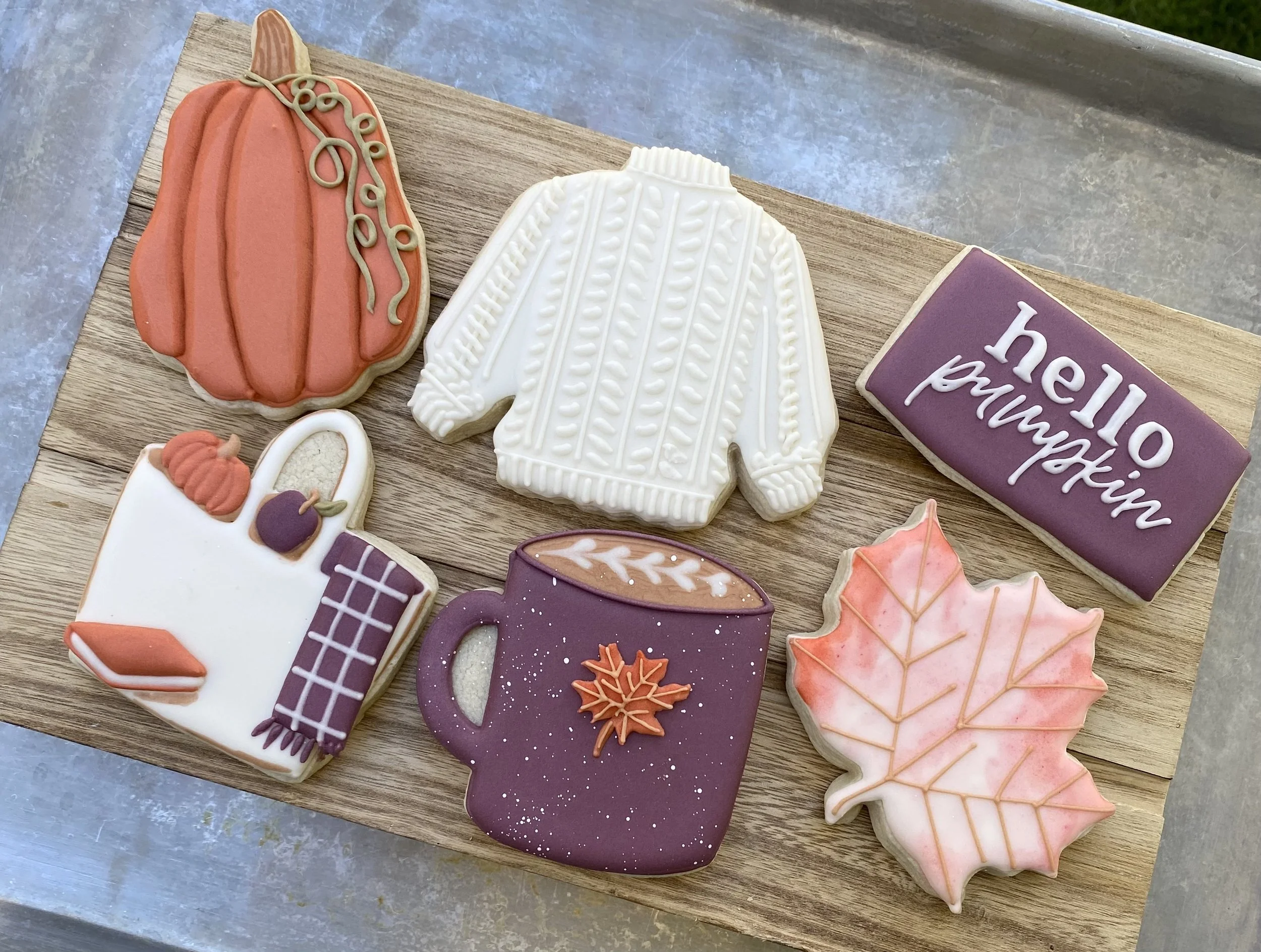 Royal Icing 101: Fall Cookie Decorating Workshop with Itty Bitty Bakeshop (Hands-on Workshop)