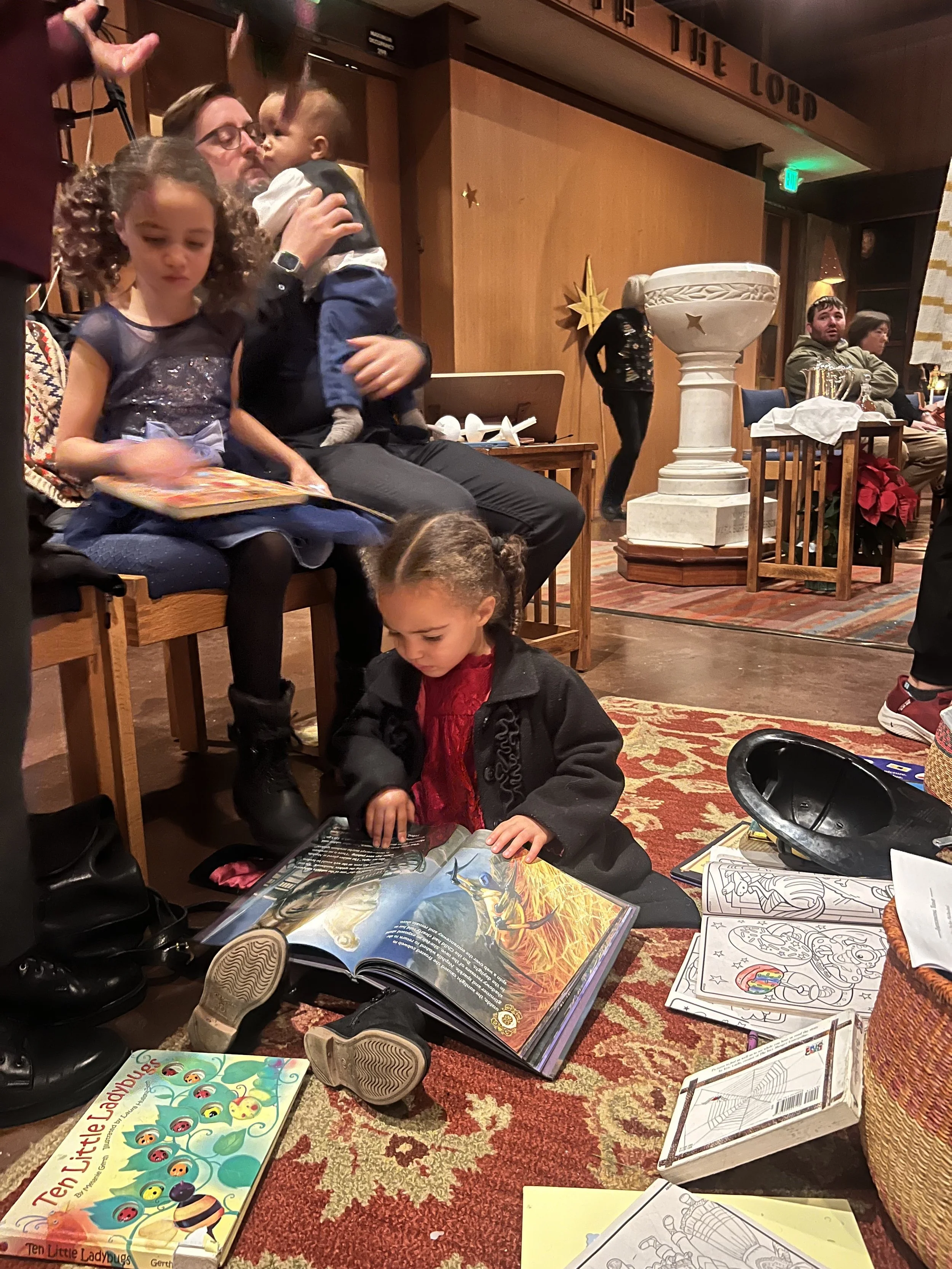 Dykzeul Kids Reading.jpg