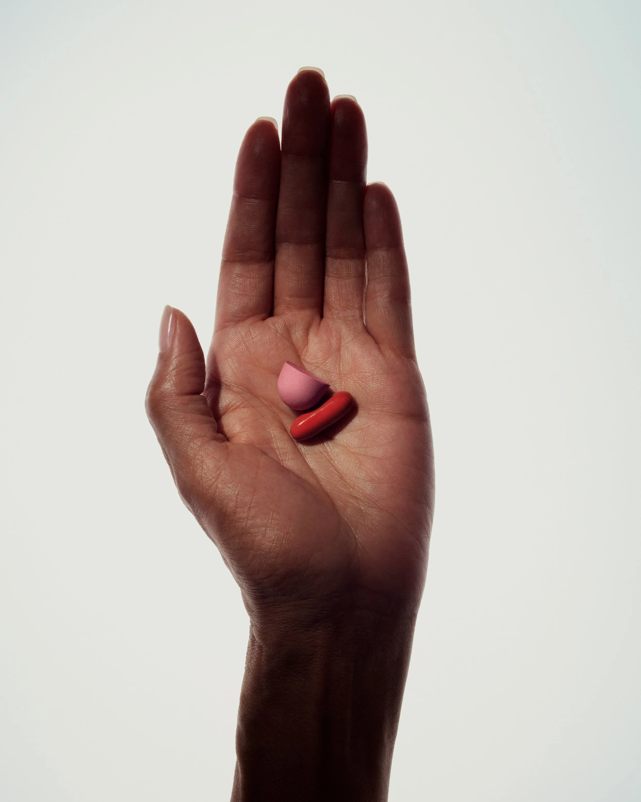 260527_Timeline_S36_GummiAndGel_Hand_1805_Hero-FINAL.jpg