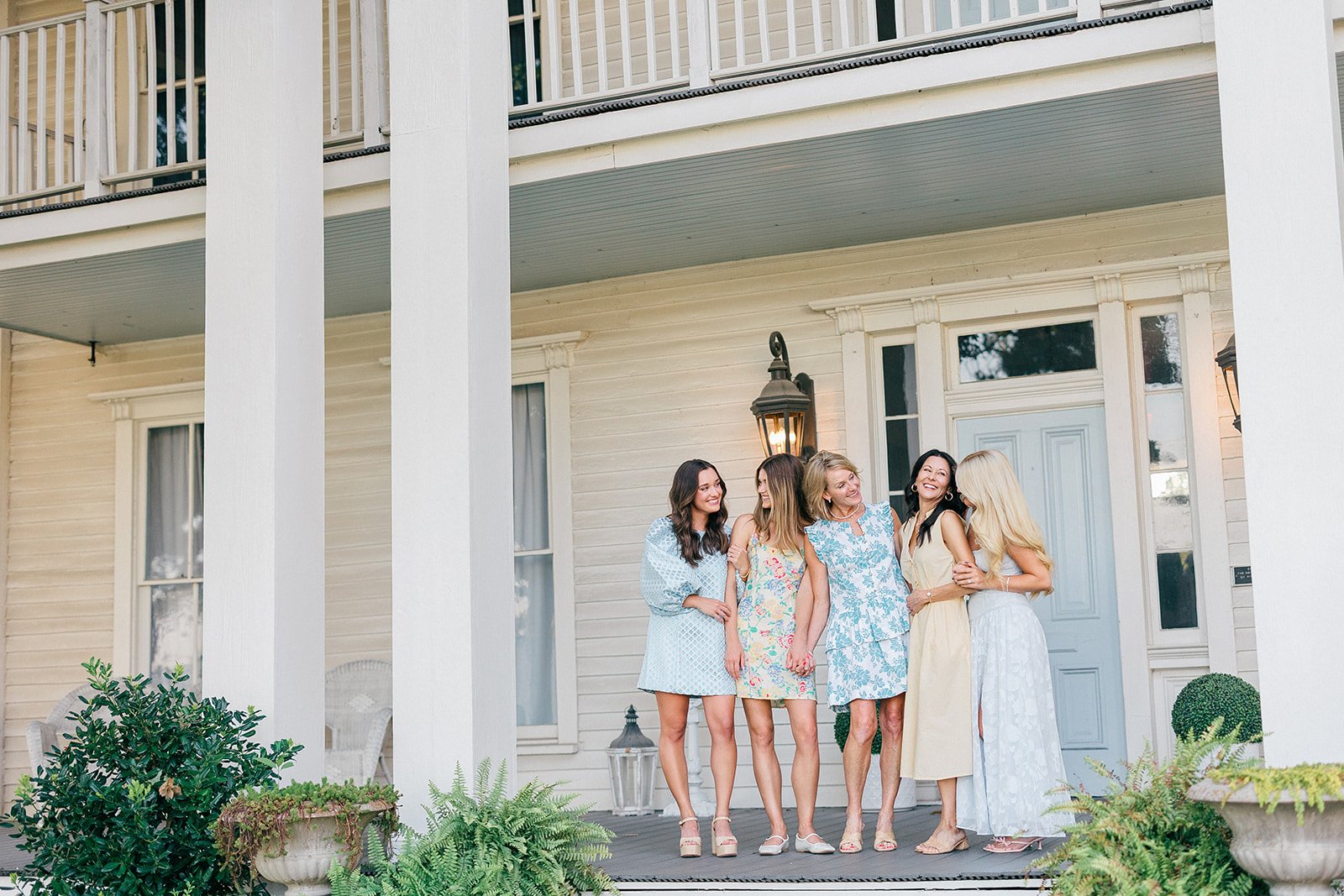 The perfect girls weekend in north texas at the bingham estate in mckinney. The perfect place to catch up with your best friends in a unique and cozy setting, just outside of dallas, a great girls weekend to reconnect and make memories.