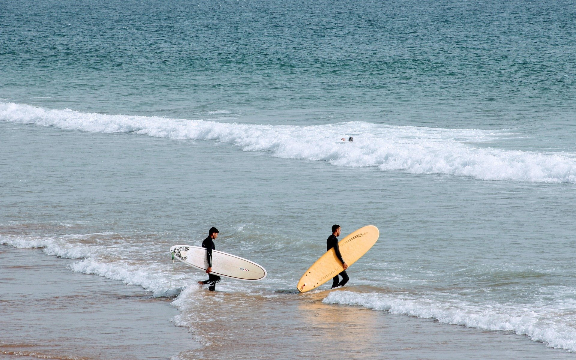 beach-2546765_1920.jpg