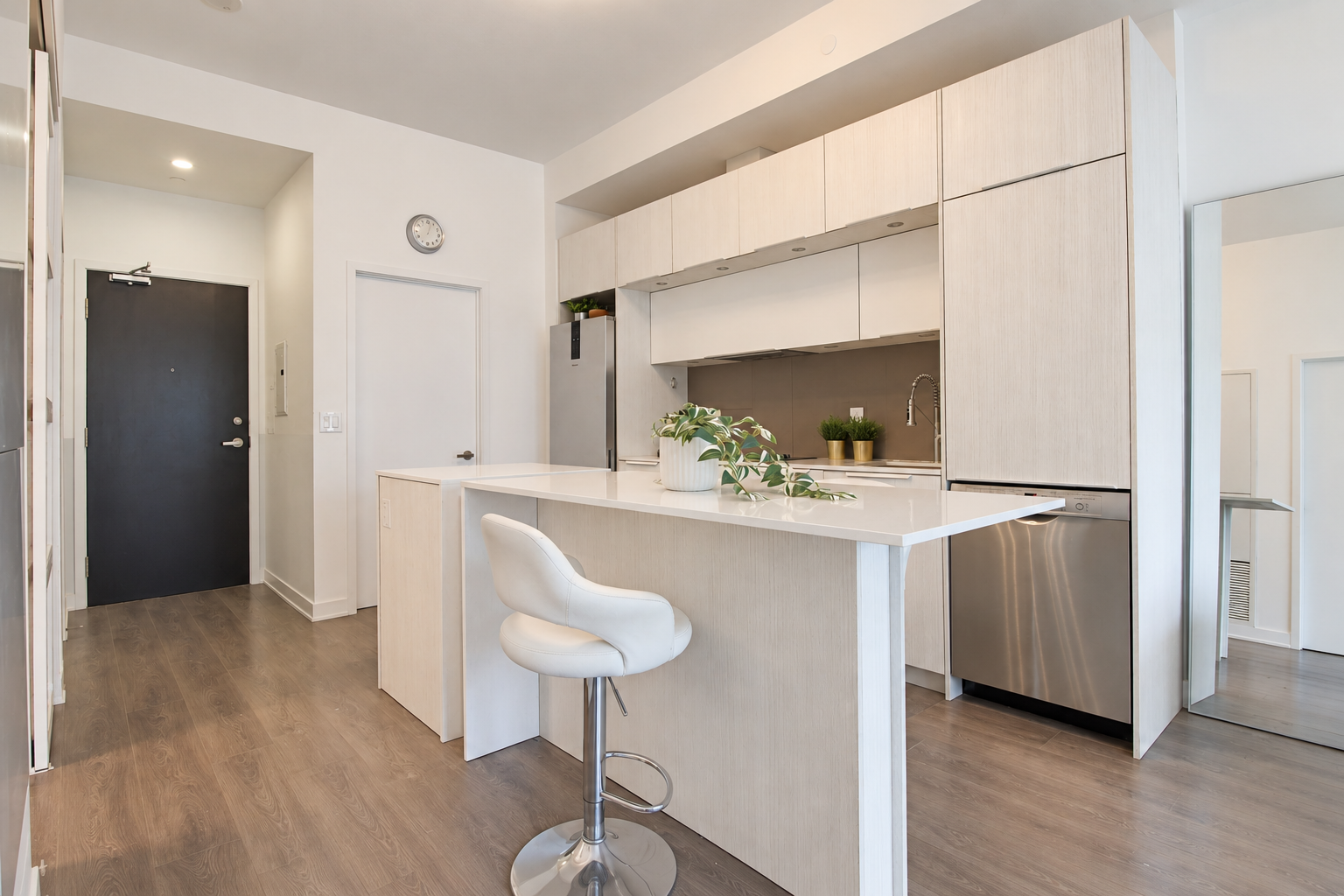 408-55 Regent Park - Kitchen 1.png