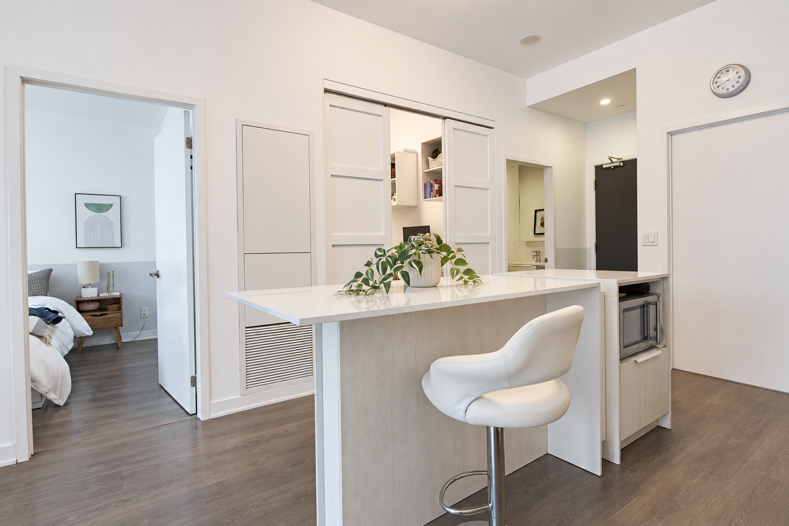 408-55 Regent Park - Kitchen 6.png