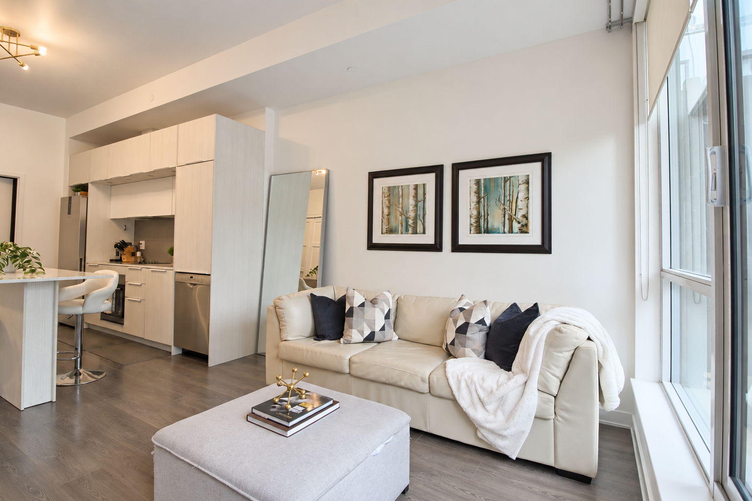 408-55 Regent Park - Living Room 3.png