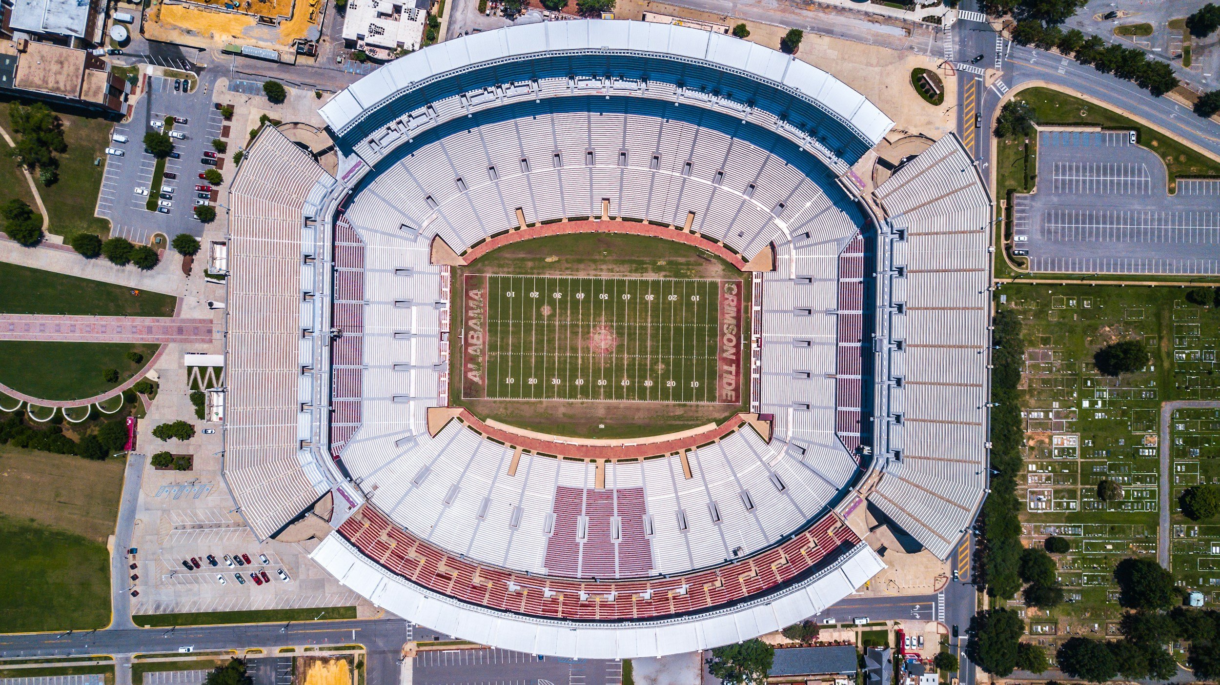 Best Hotels Near Bryant-Denny Stadium for an Alabama Football Weekend