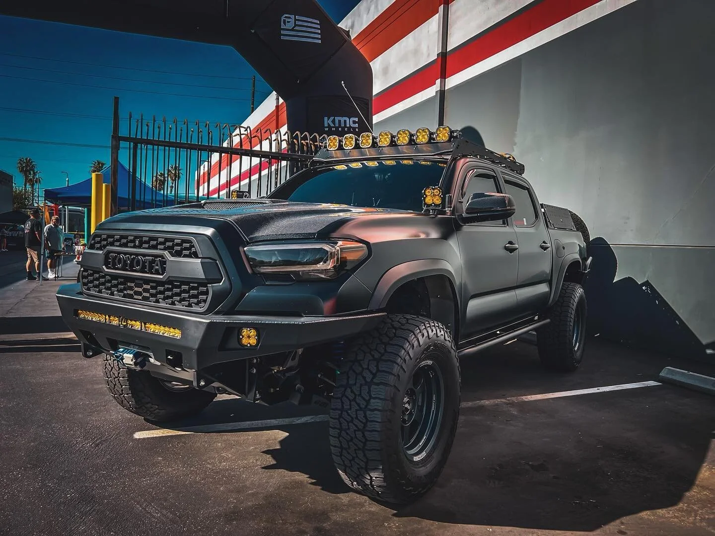 Can&rsquo;t hold me Down like an Anchor 

📸 @darthravn 
Location : @4wpgardena 

 #trdoffroad #toyota #tacomapowered #tacomabeast  #tacomalifestyle #falkentire #kingshocks  #c4fabrication #Te37xt #bajadesigns #R1concepts #letsgoplaces  #Seibon #fact