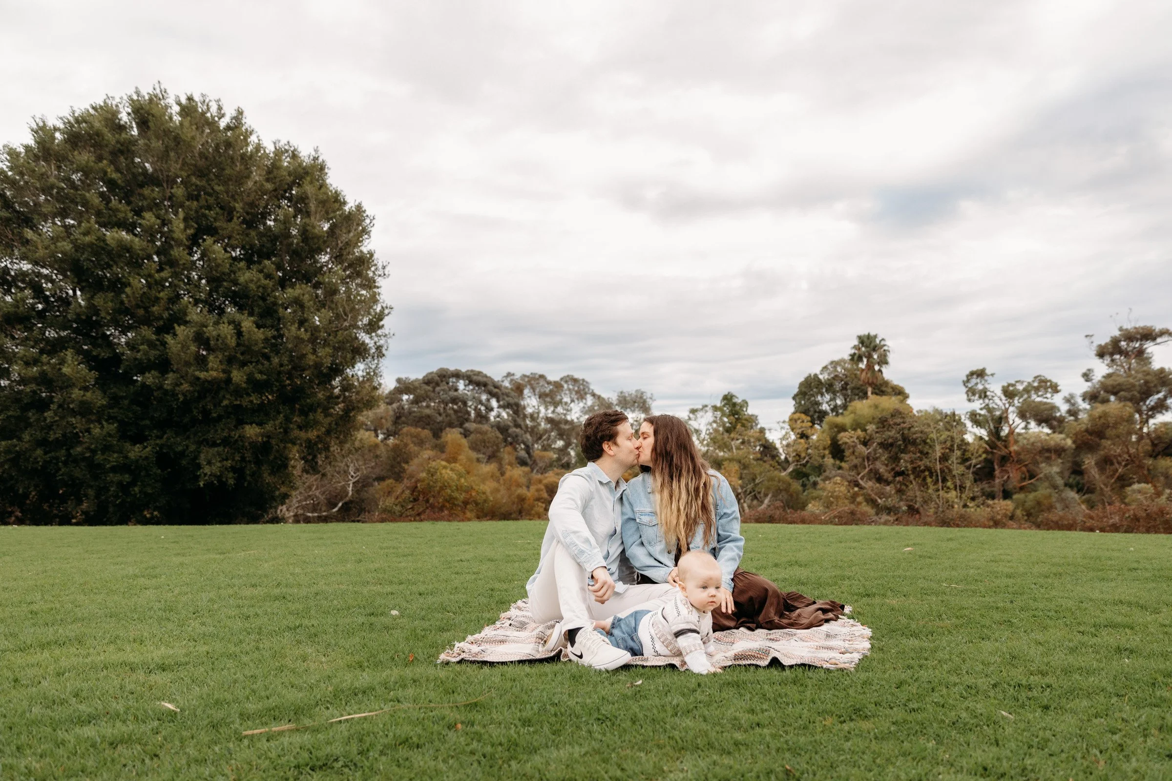 adelaide-maternity-photographer-family-on-lawn.jpg