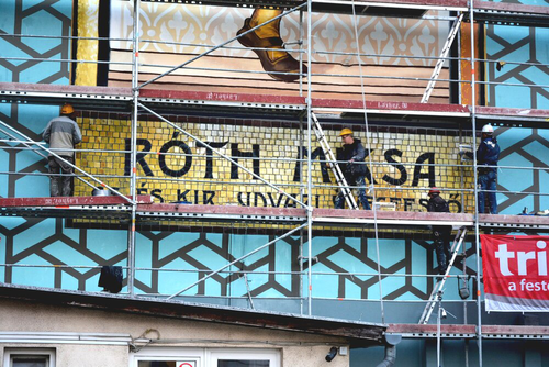 vertigomurals-reklamfestes-Falfestmenyek-tuzfalfestes-dekorfalfestes-cimfesto-cimfestes-uvegaranyozas-kirakataranyozas-4.png