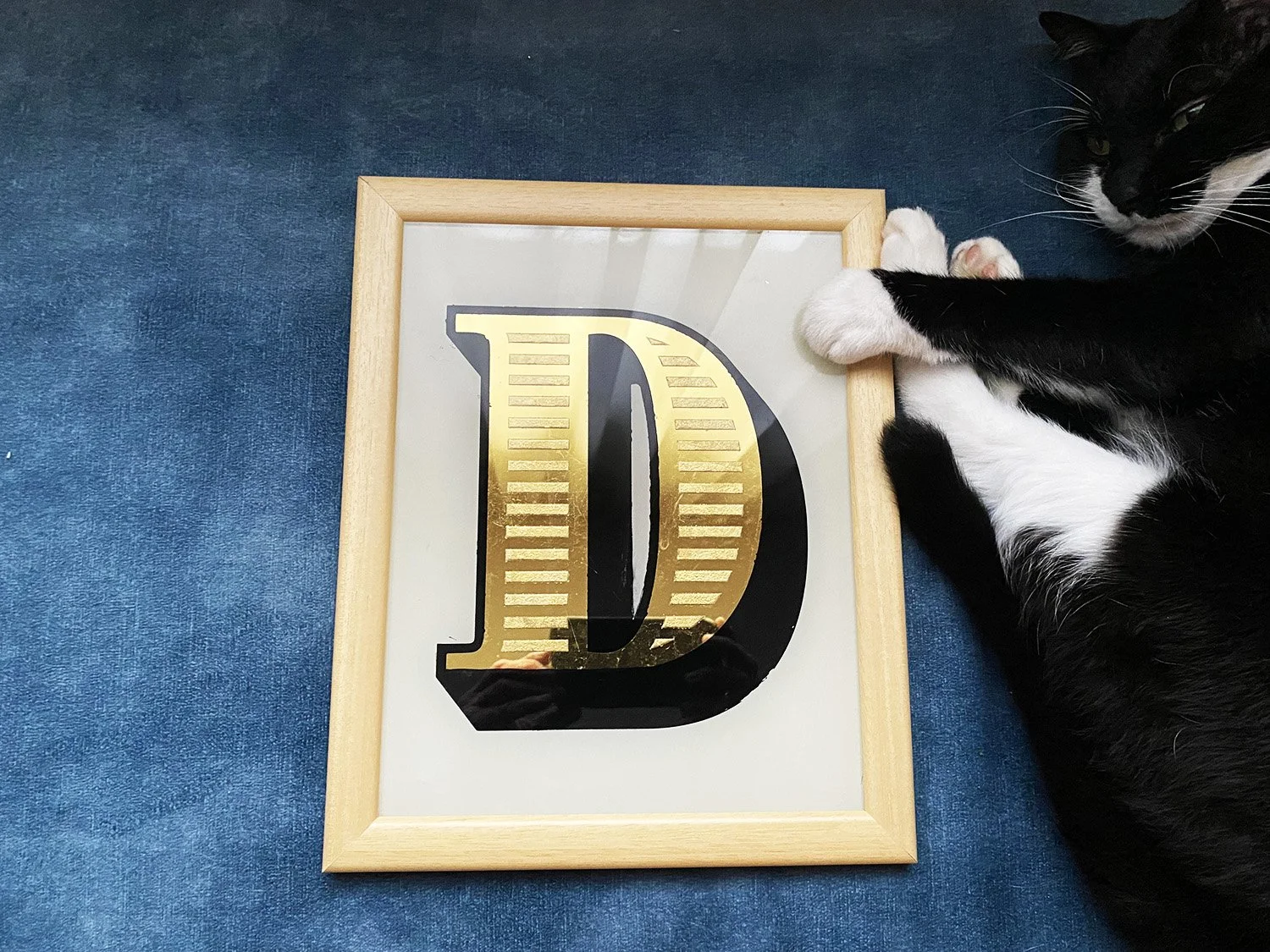 Aranyozott-üvegpanel-"D"betű.jpg