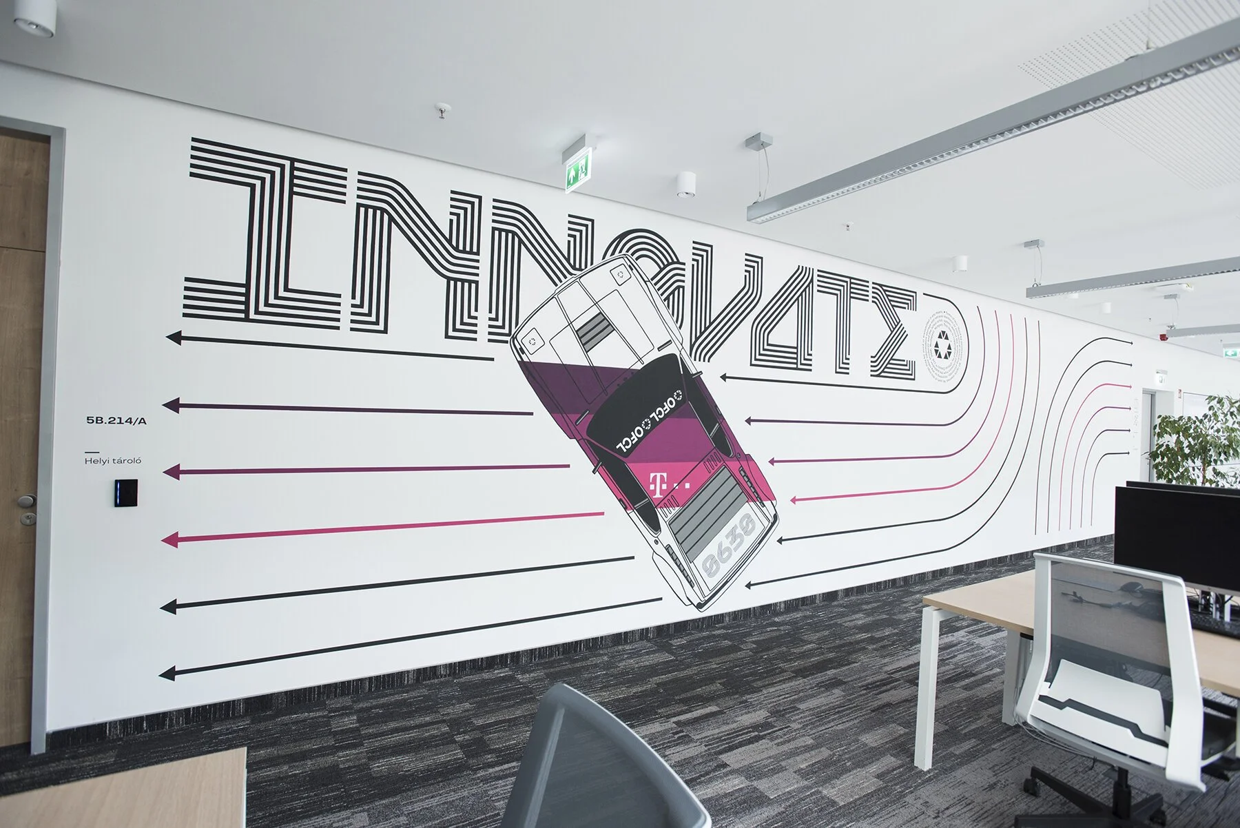 Horváth Attila Grafikája Telekom székház Vertigo Murals.jpeg